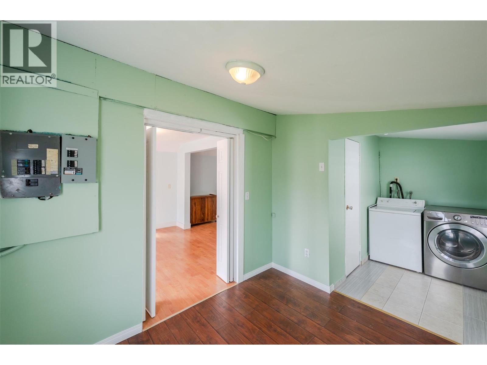 5814 Main Street Property Photo 24