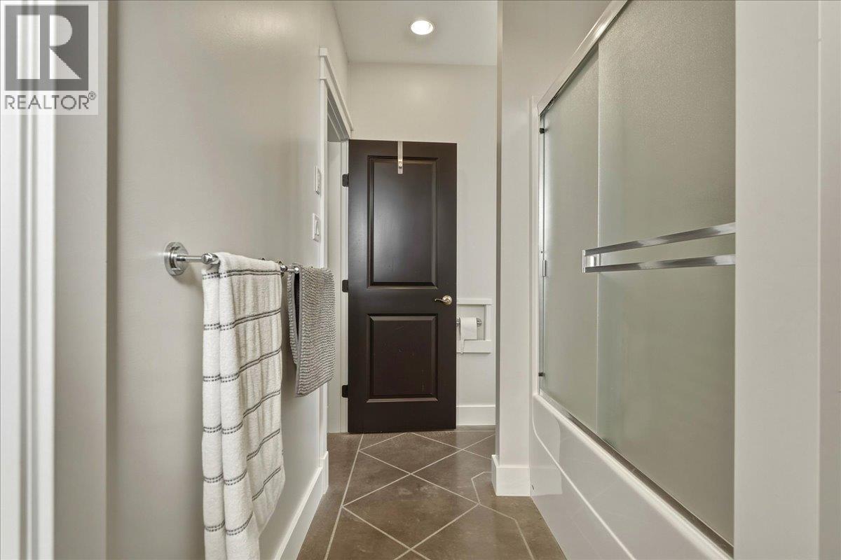 2009 Apex Court Property Photo 57