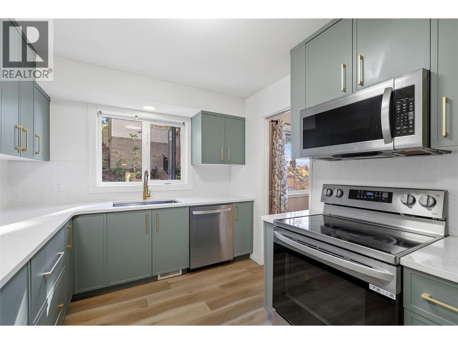 2109 Sunview Drive Property Photo 10