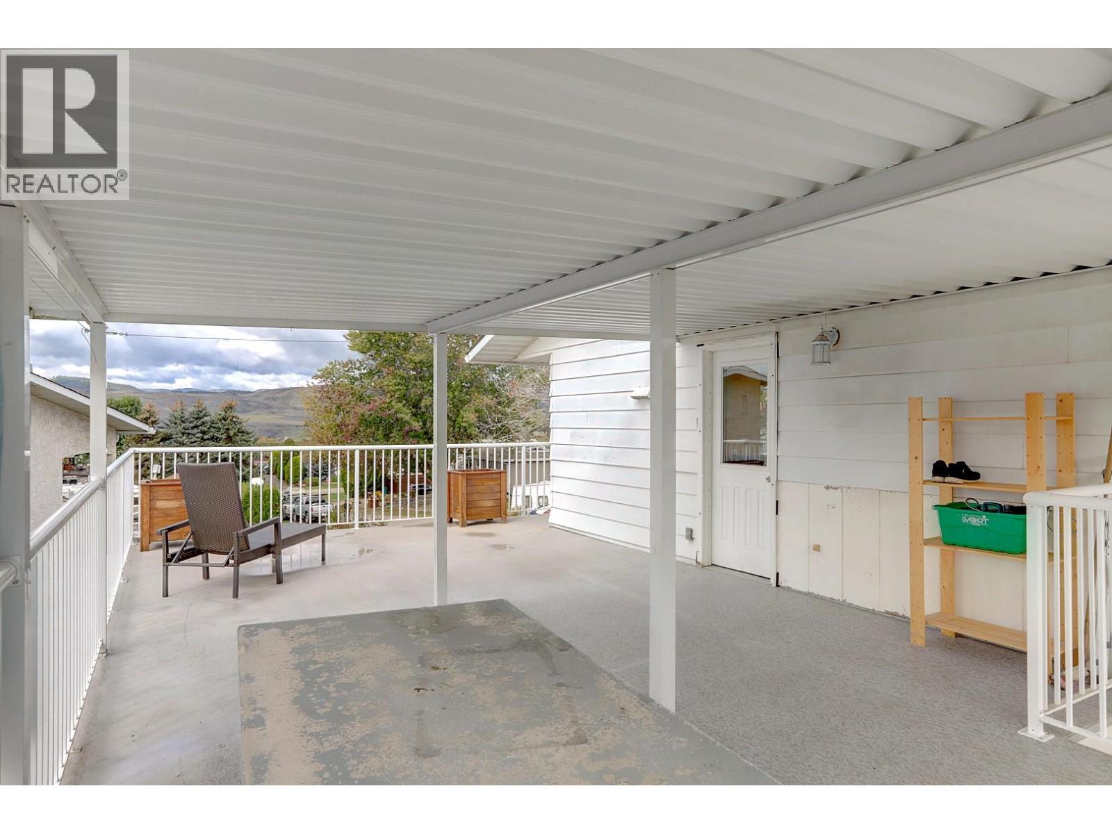 5723 Richards Crescent Property Photo 13