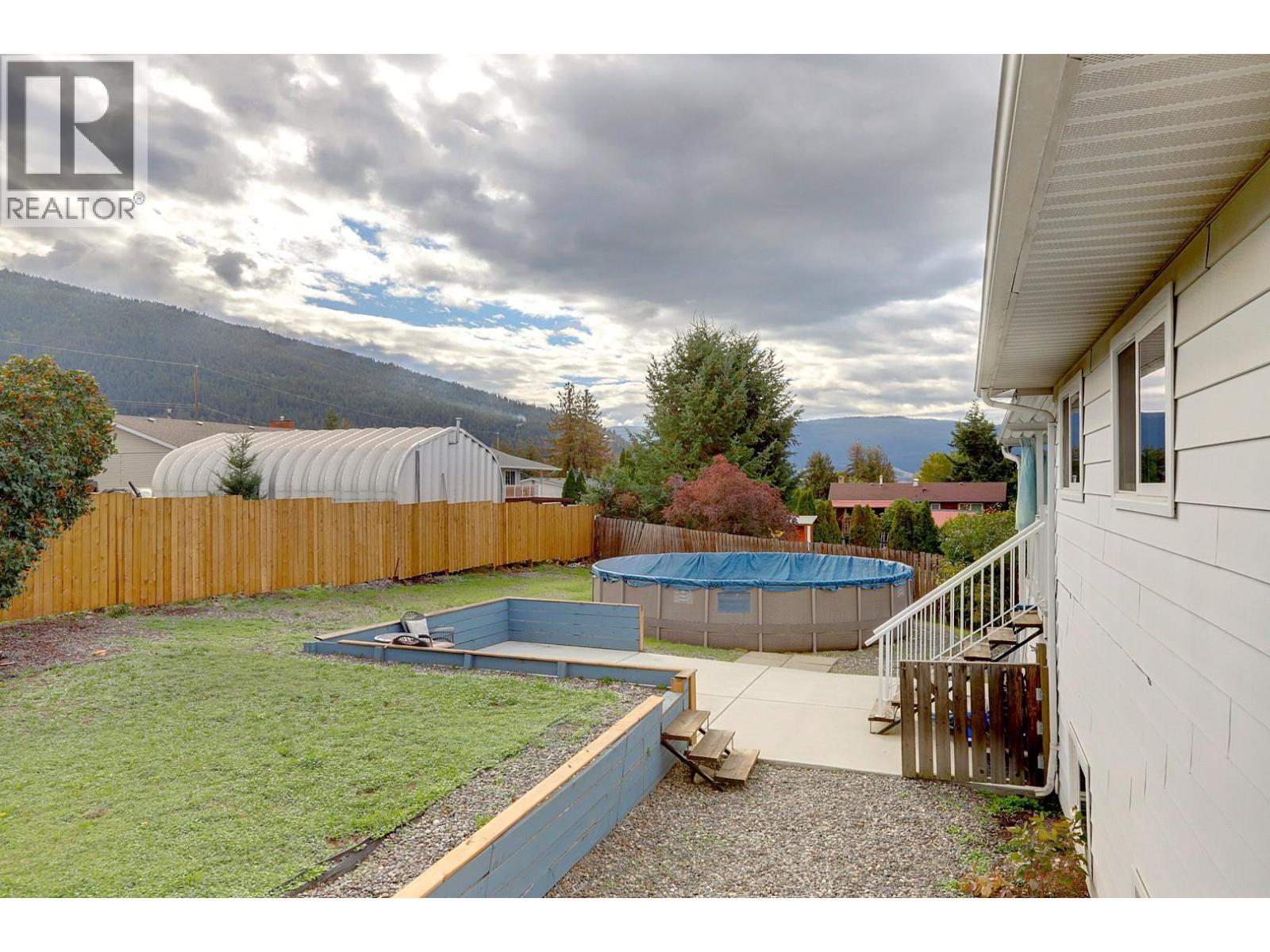 5723 Richards Crescent Property Photo 29
