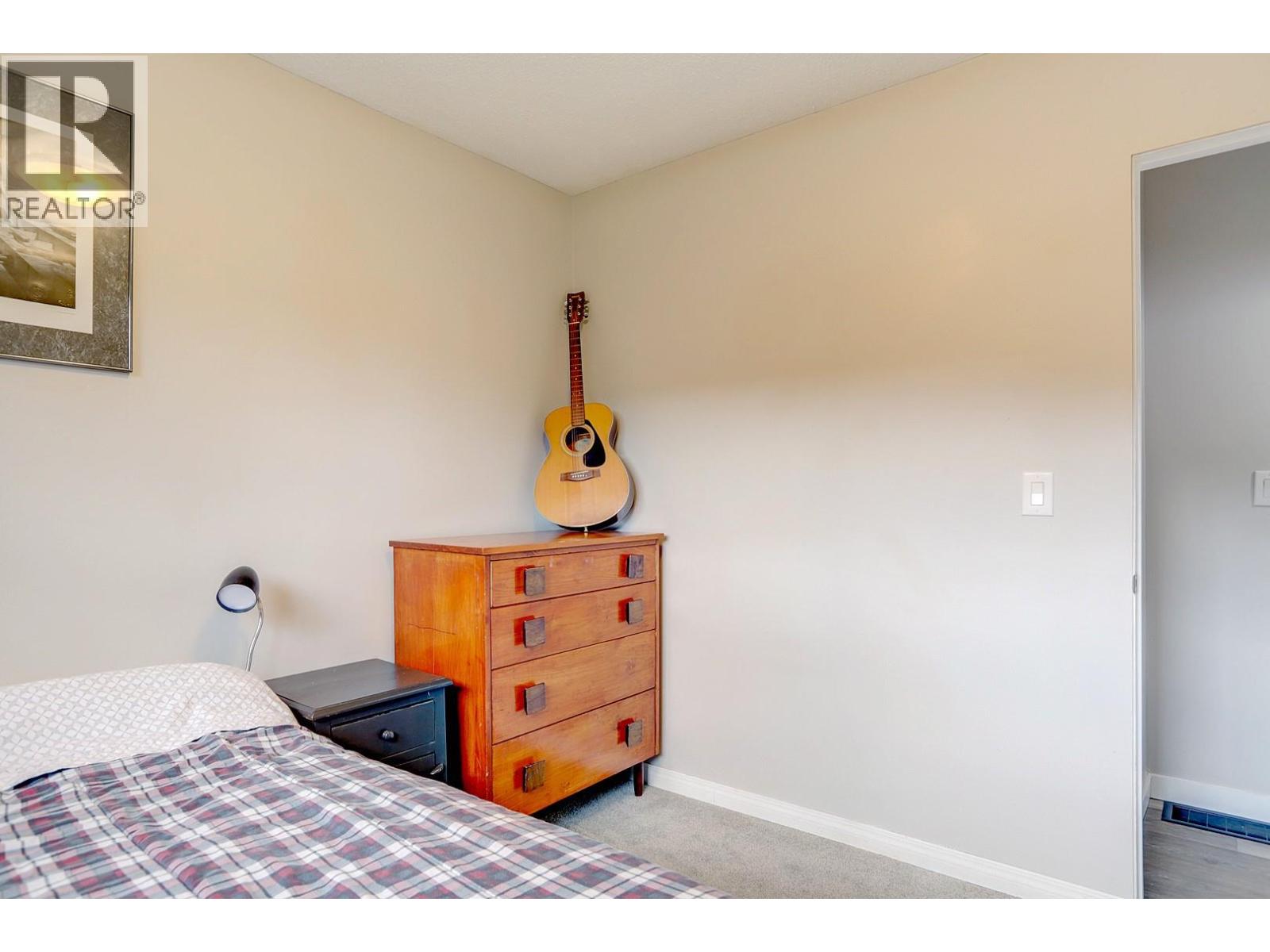 5723 Richards Crescent Property Photo 35