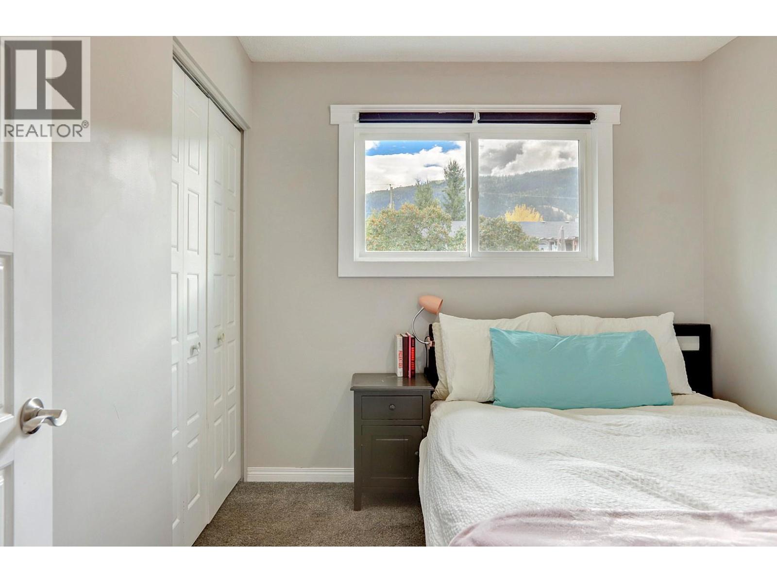 5723 Richards Crescent Property Photo 36