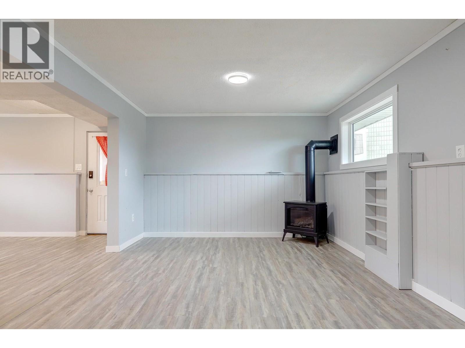 5723 Richards Crescent Property Photo 39