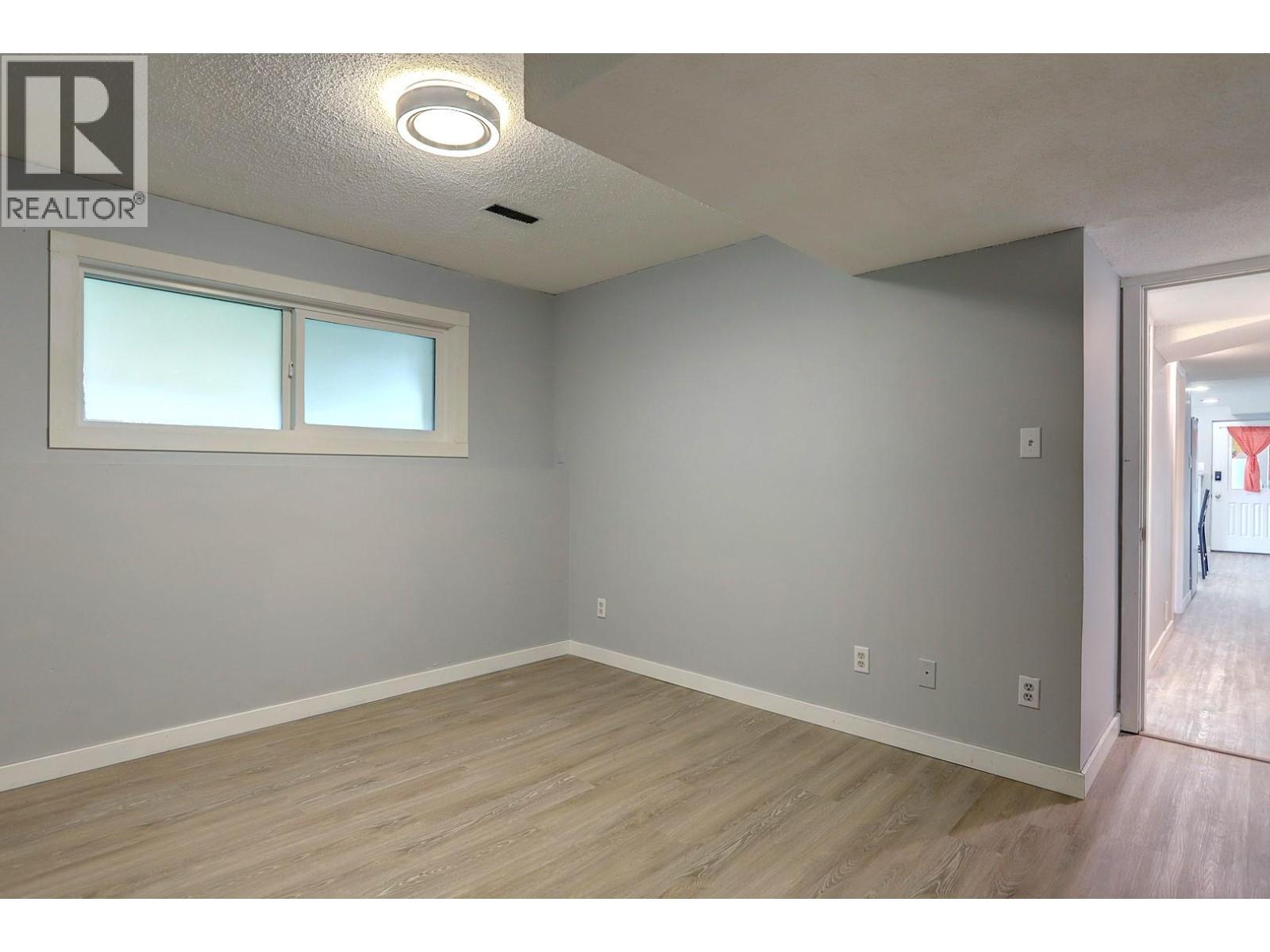 5723 Richards Crescent Property Photo 53
