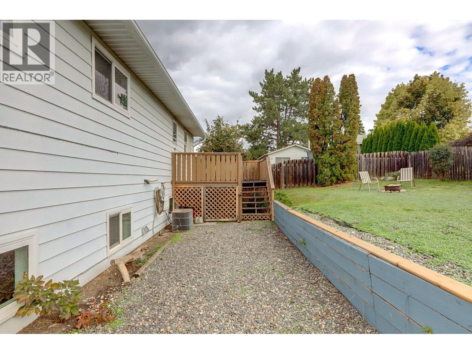 5723 Richards Crescent Property Photo 60
