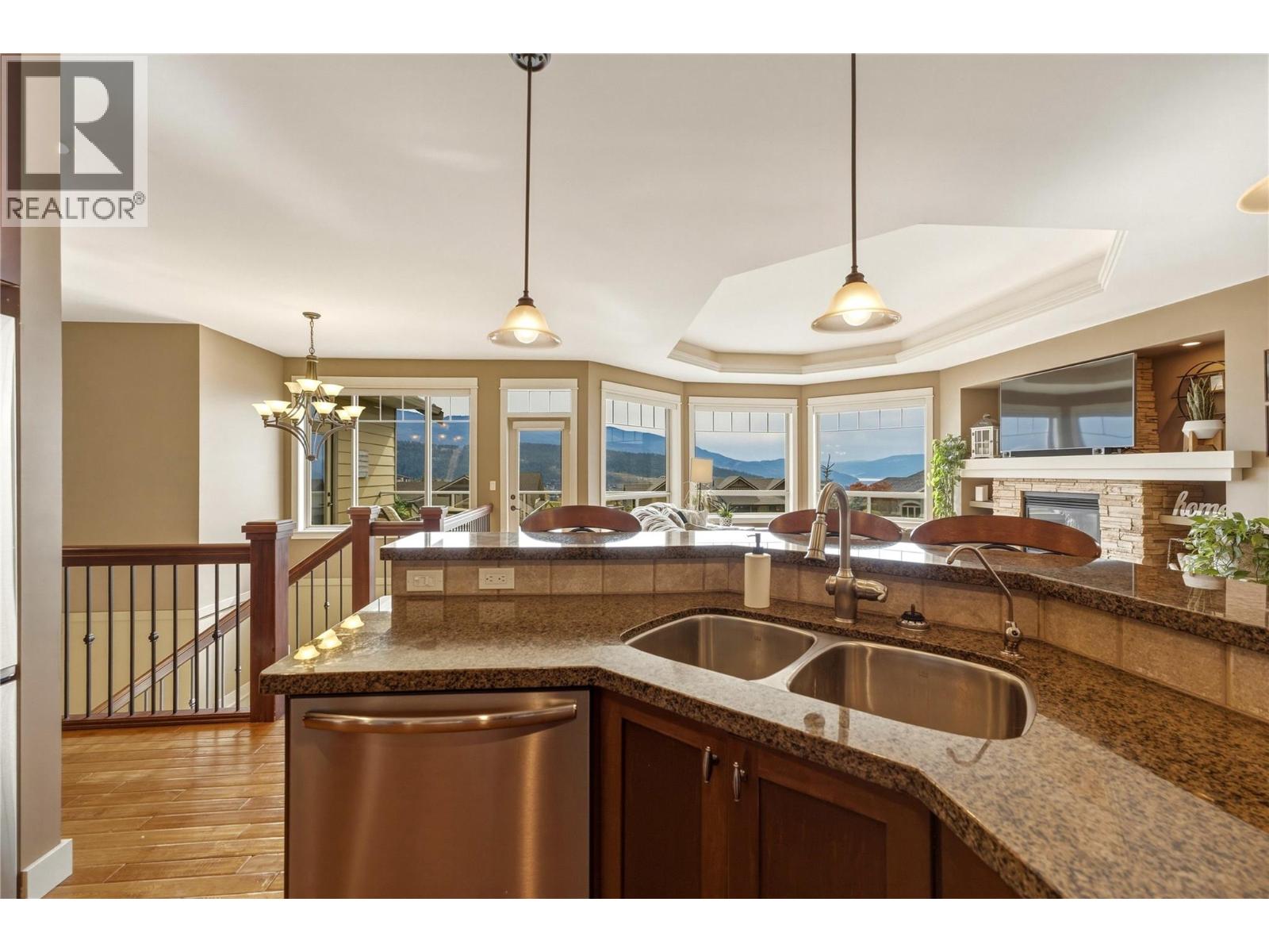 547 Mt. Tanner Place Property Photo 16