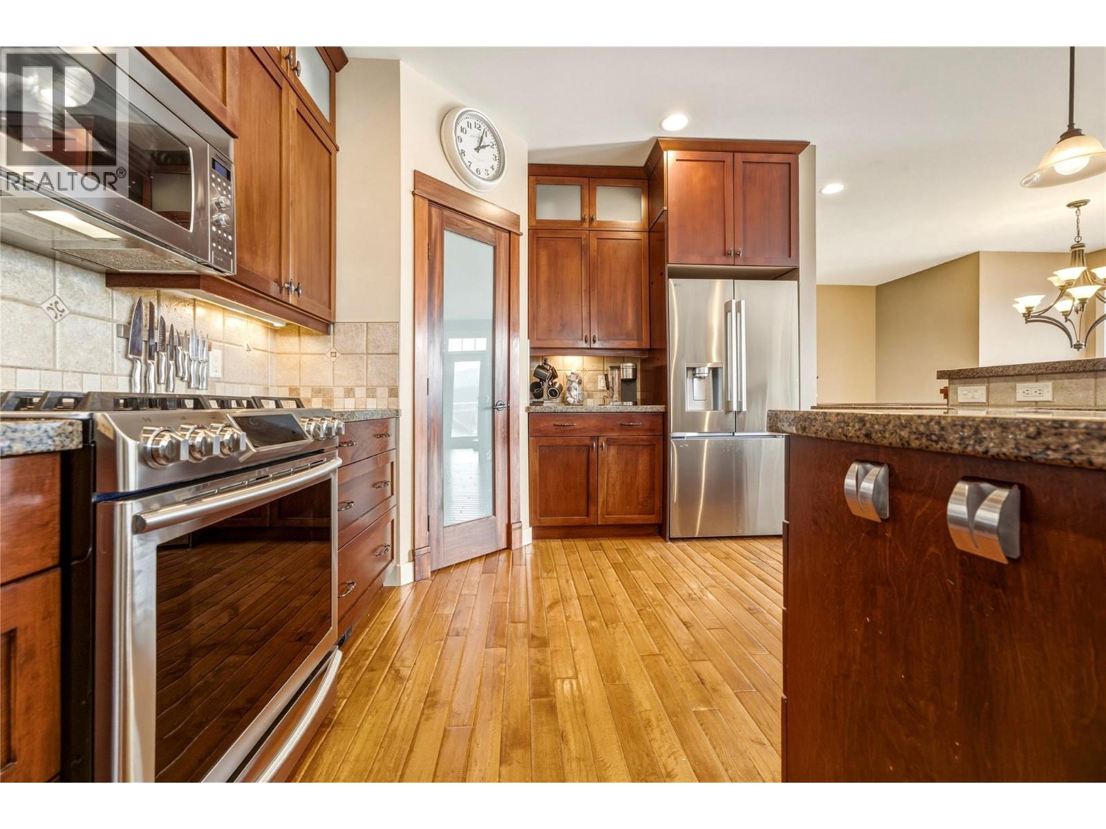 547 Mt. Tanner Place Property Photo 18