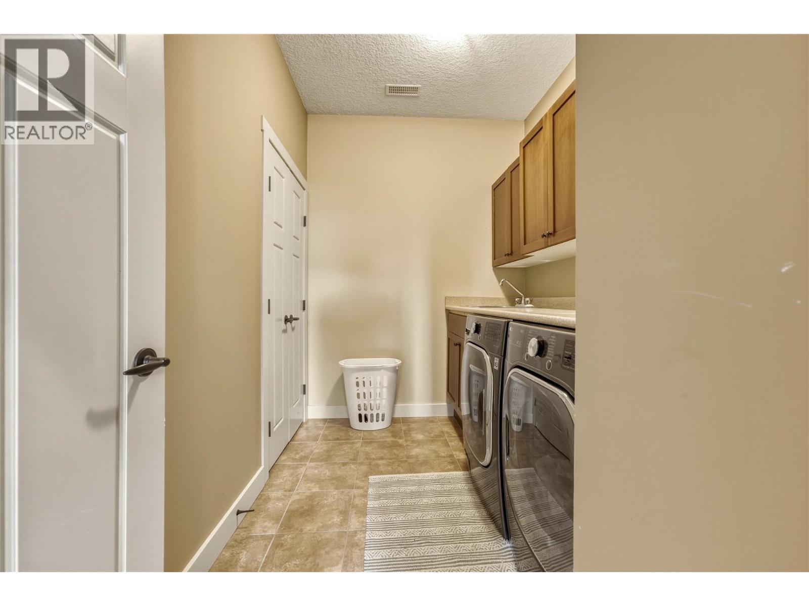 547 Mt. Tanner Place Property Photo 38