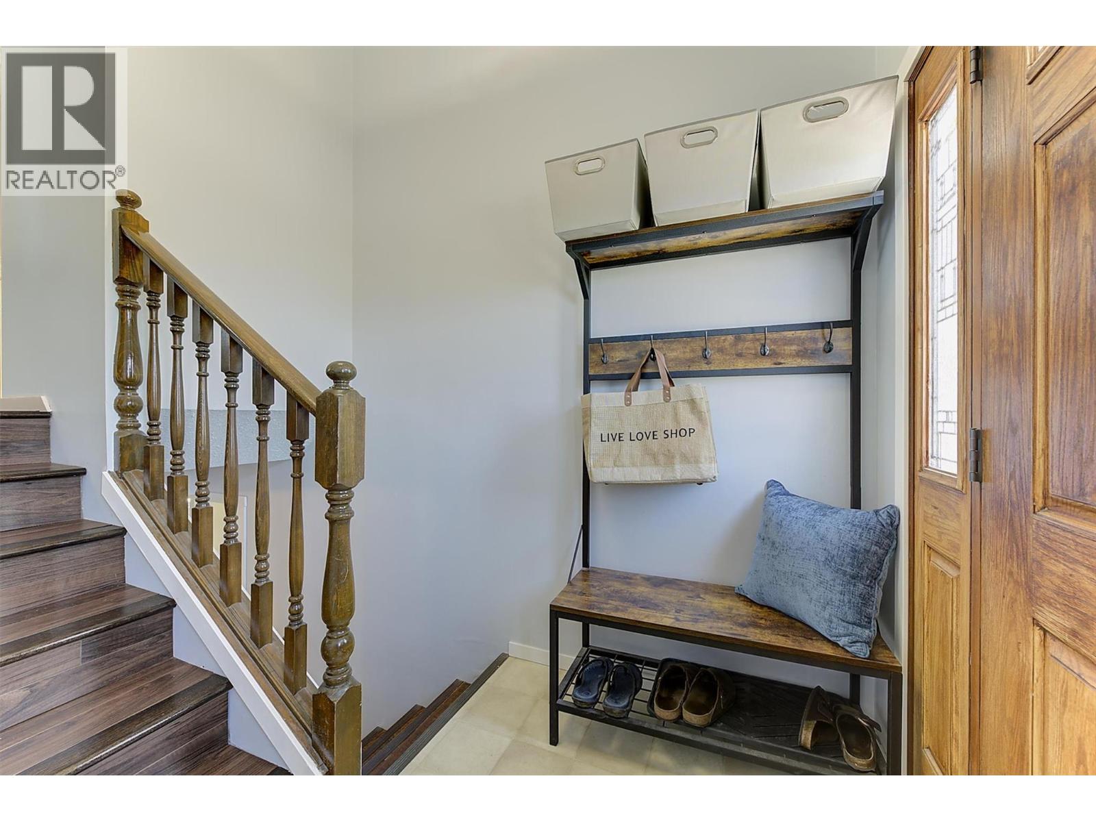 450 Holbrook Road W Property Photo 4