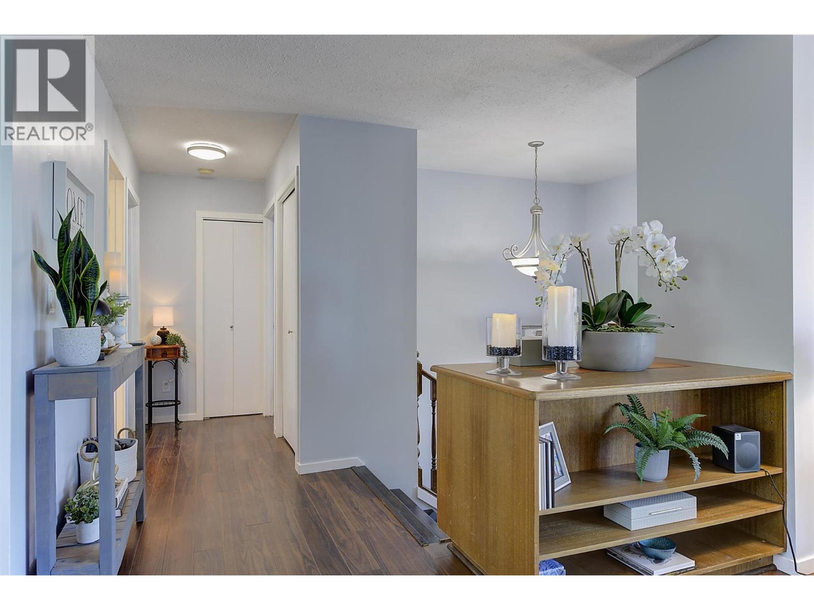 450 Holbrook Road W Property Photo 5