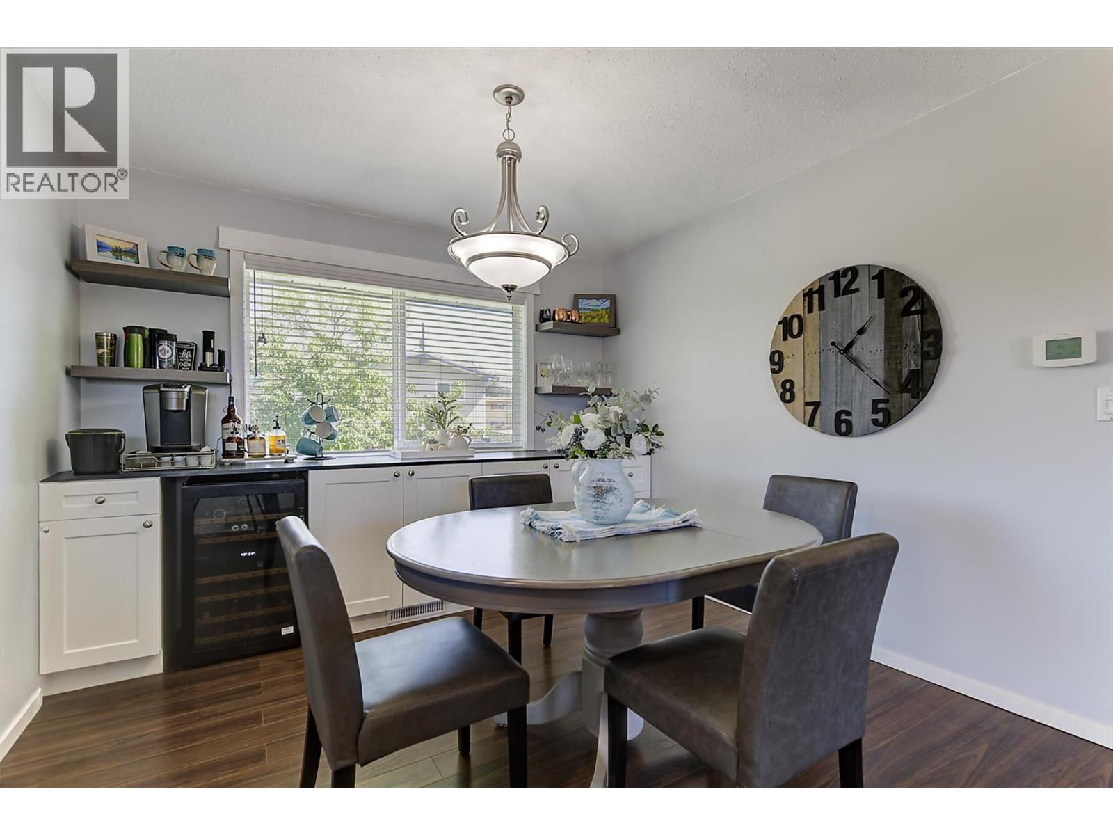 450 Holbrook Road W Property Photo 10