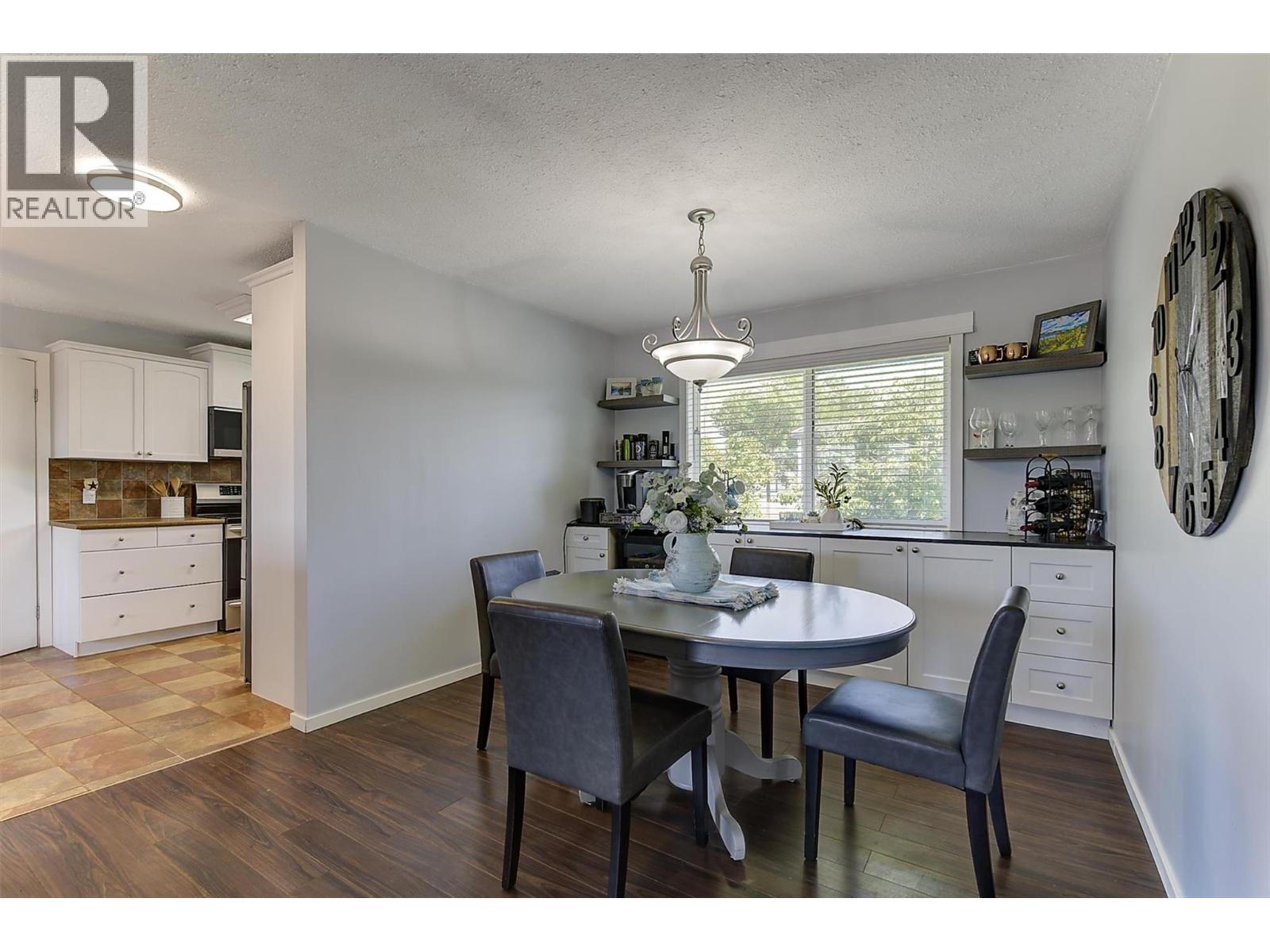 450 Holbrook Road W Property Photo 11