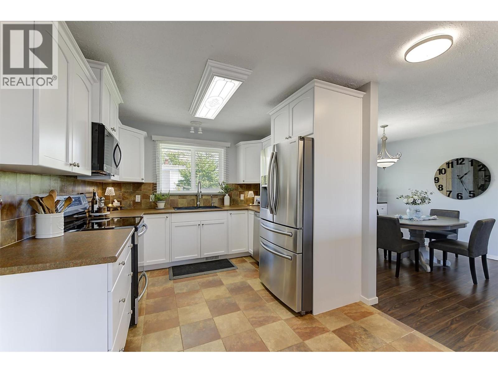 450 Holbrook Road W Property Photo 12