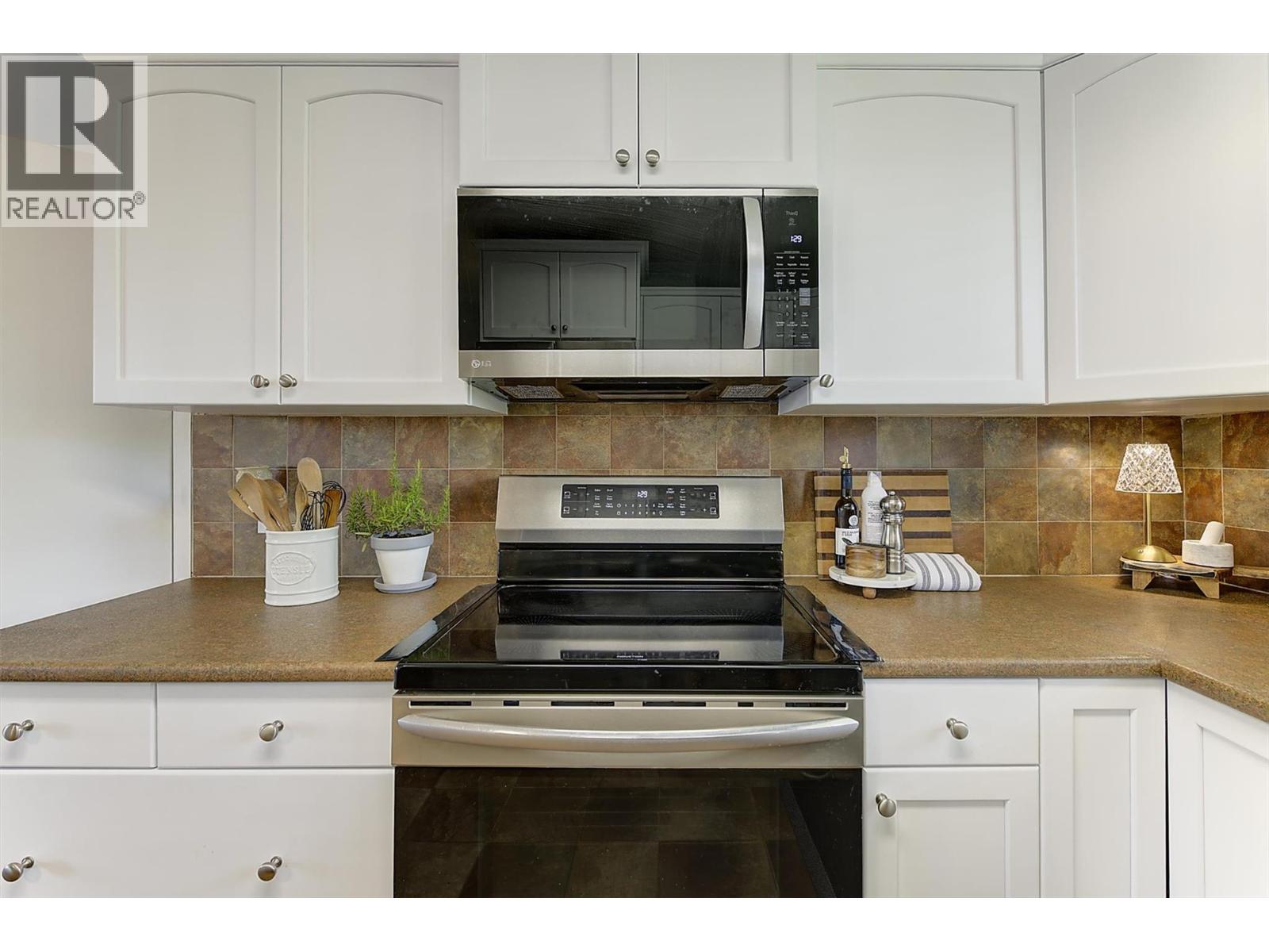450 Holbrook Road W Property Photo 15