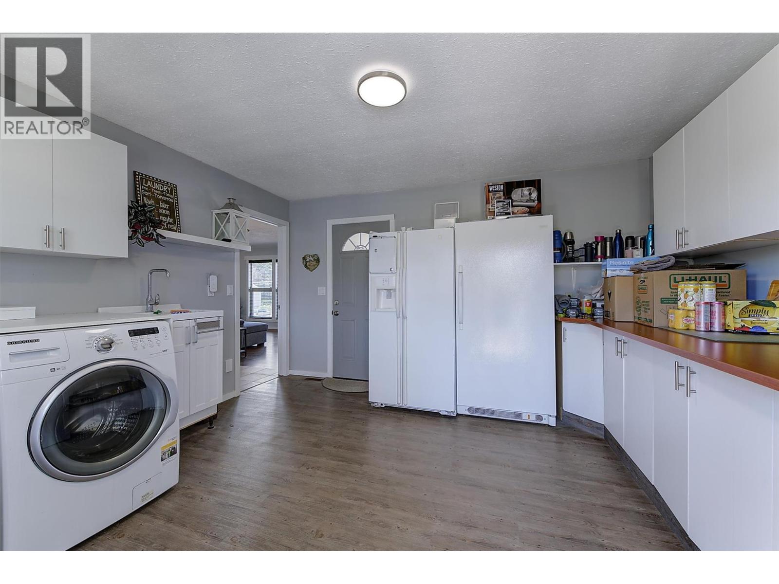 450 Holbrook Road W Property Photo 17
