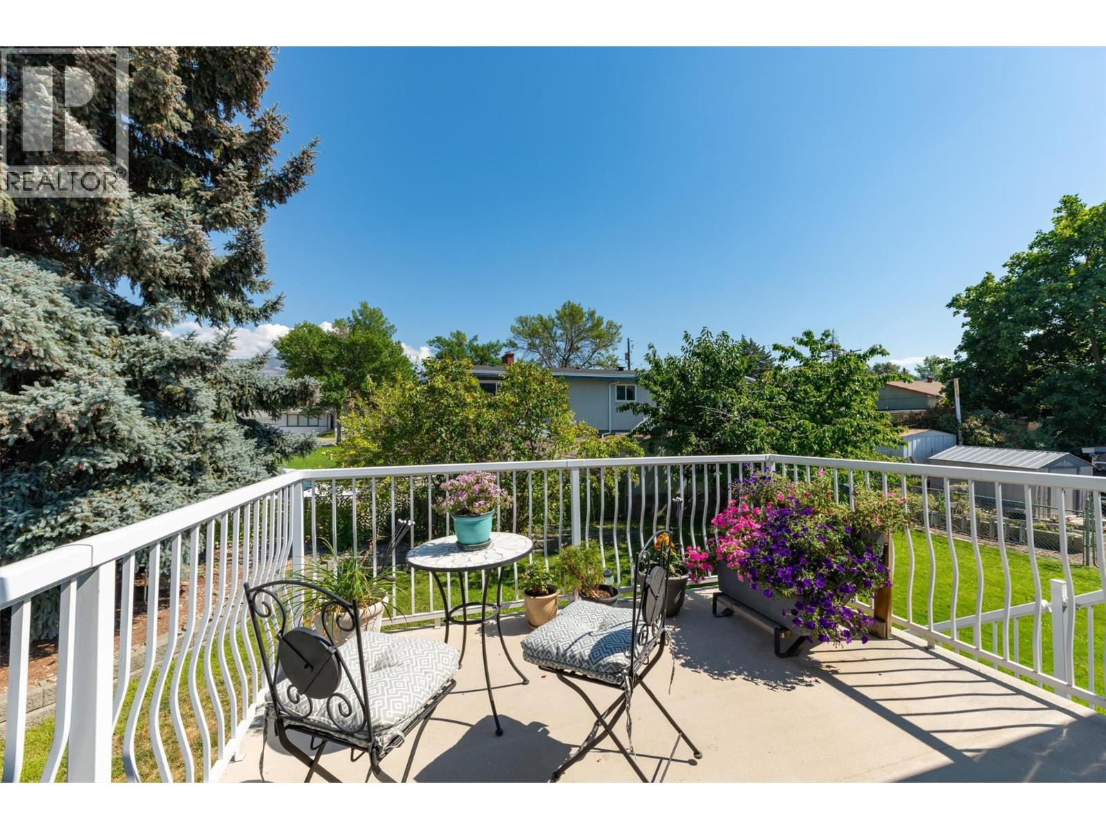 450 Holbrook Road W Property Photo 22
