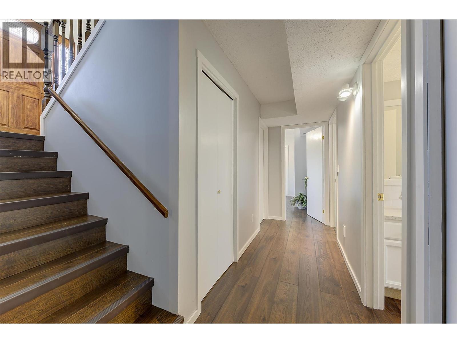 450 Holbrook Road W Property Photo 29