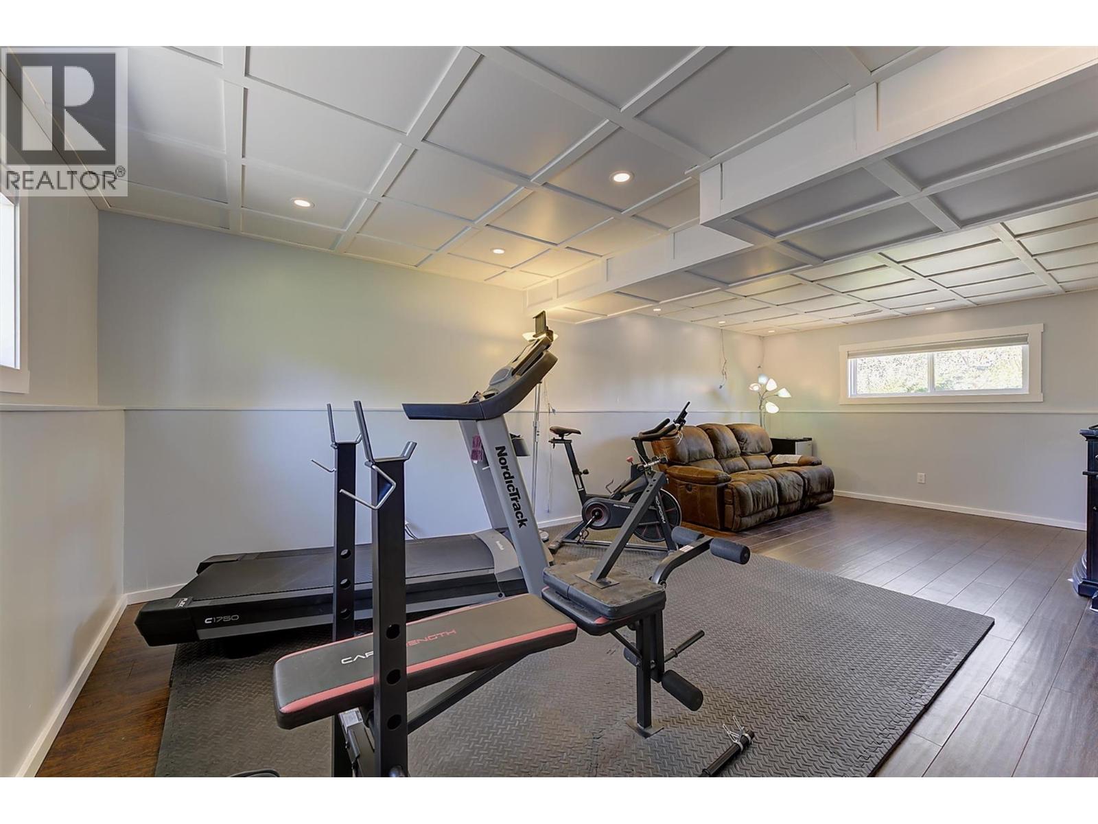 450 Holbrook Road W Property Photo 32