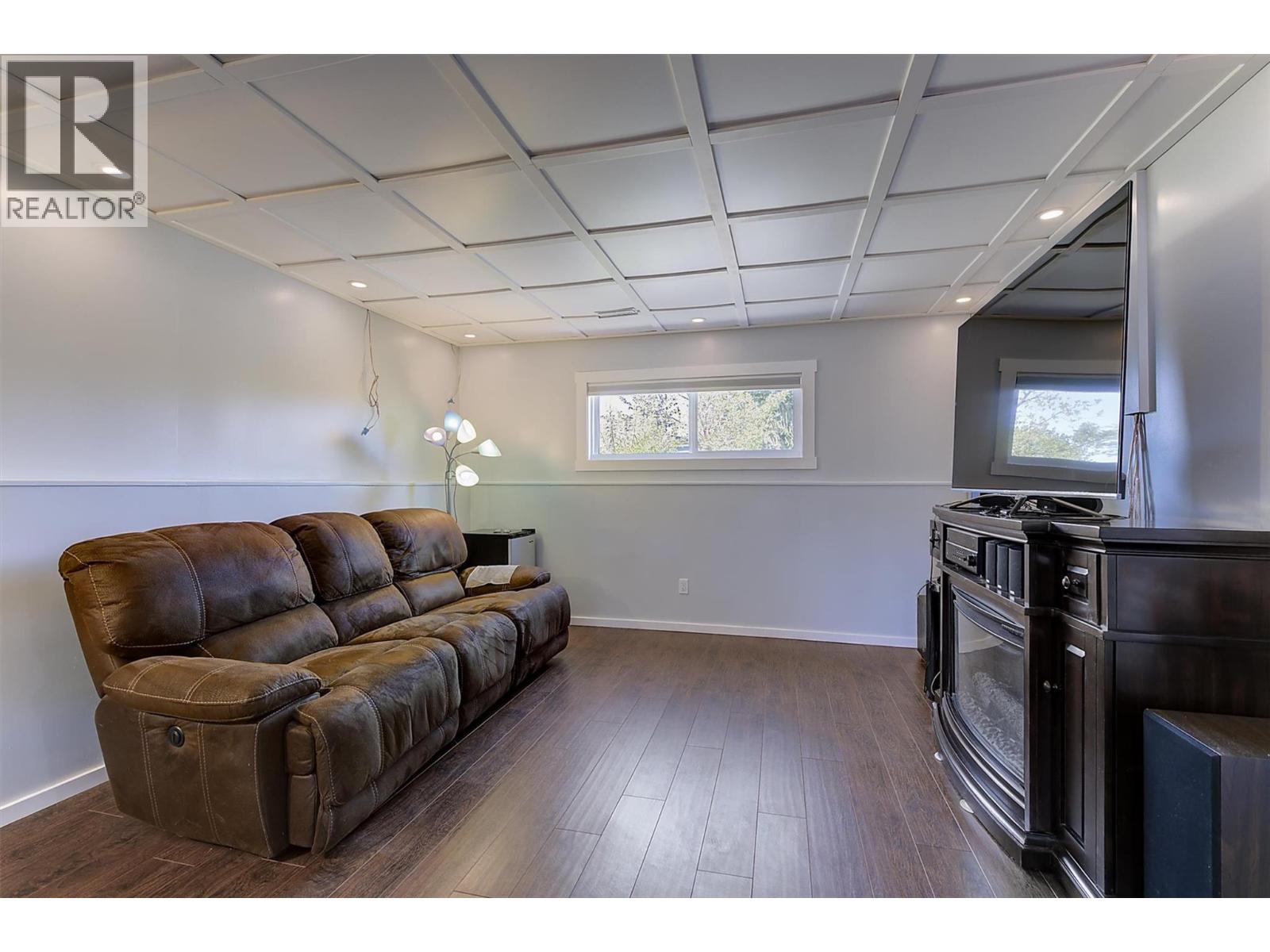 450 Holbrook Road W Property Photo 33
