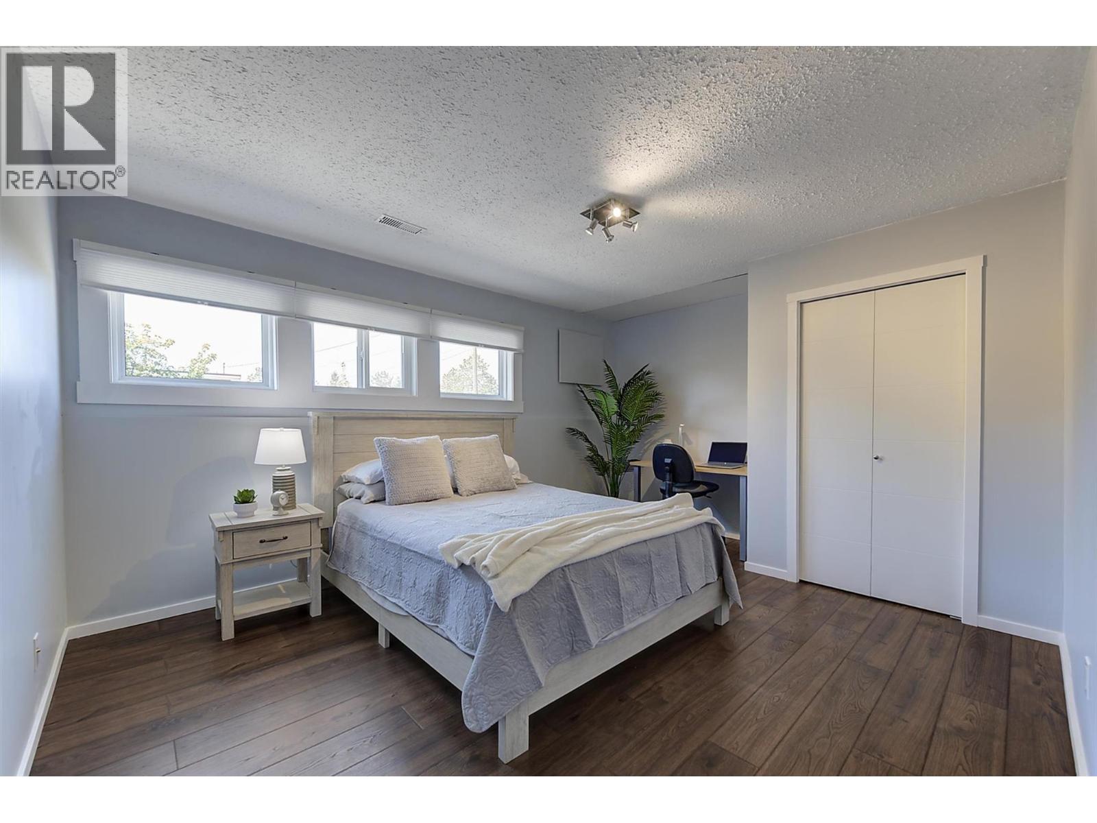 450 Holbrook Road W Property Photo 34