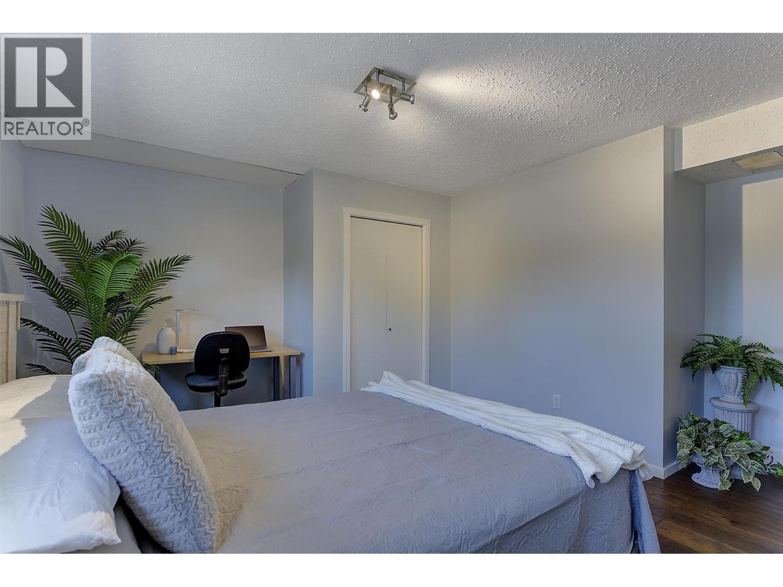 450 Holbrook Road W Property Photo 35