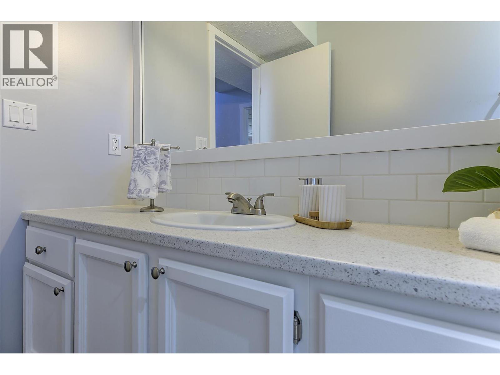 450 Holbrook Road W Property Photo 37