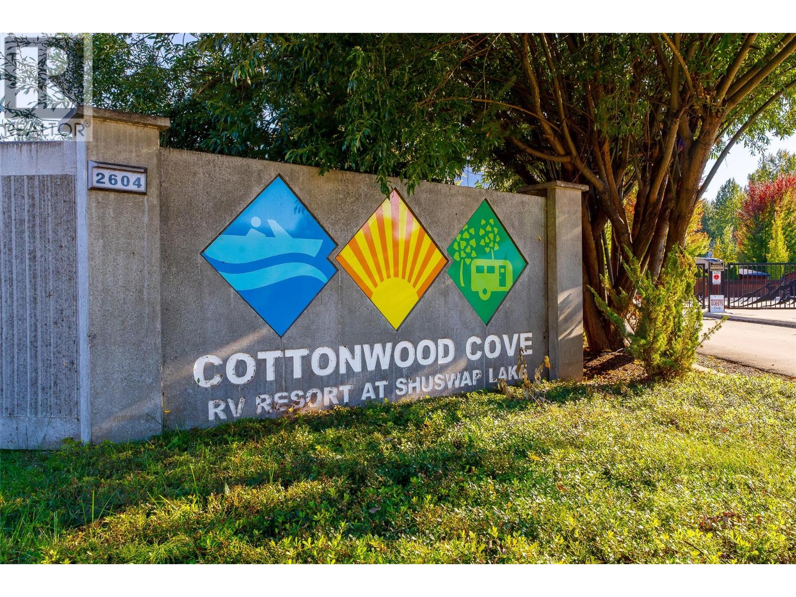 46 Cottonwood Drive N Property Photo 2