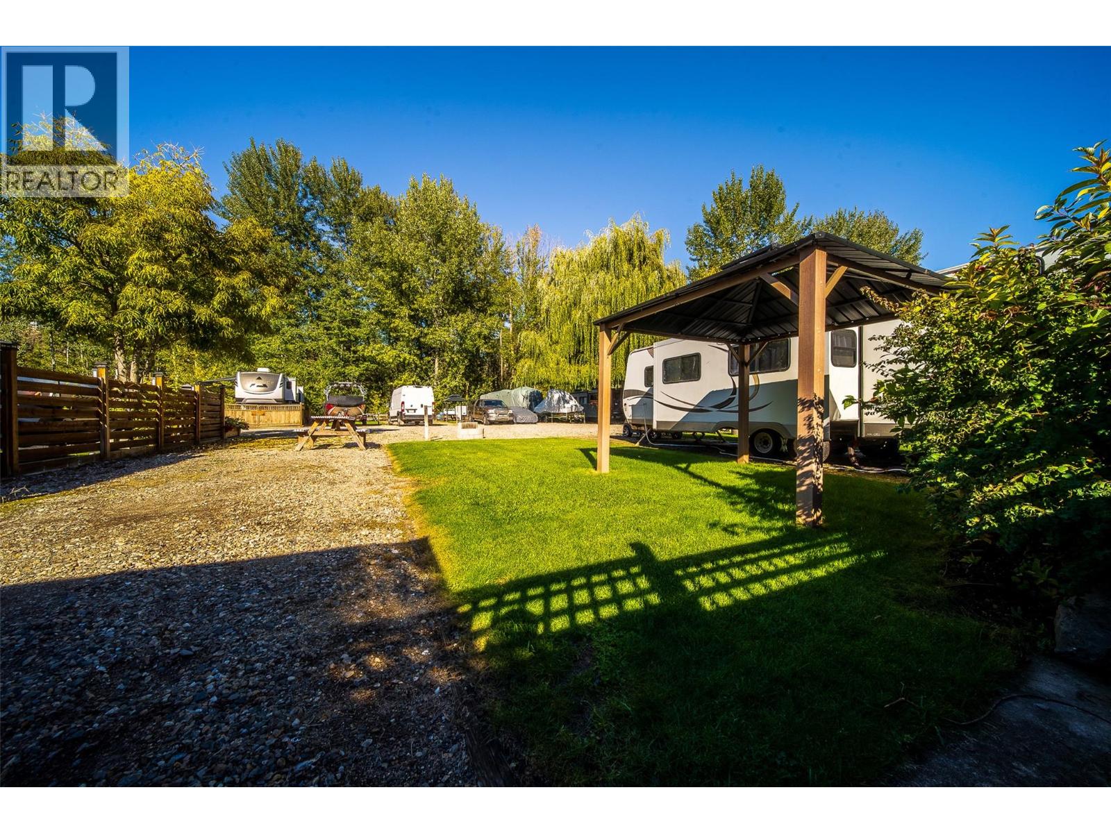 46 Cottonwood Drive N Property Photo 8
