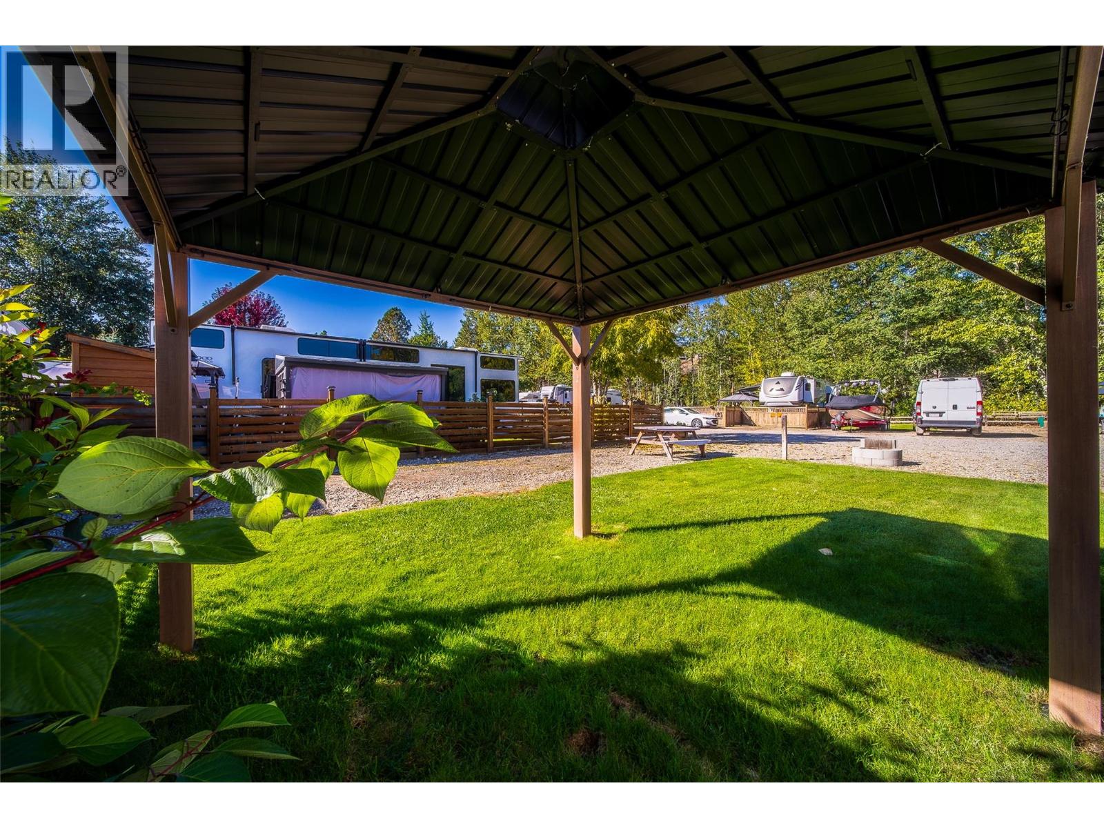 46 Cottonwood Drive N Property Photo 11