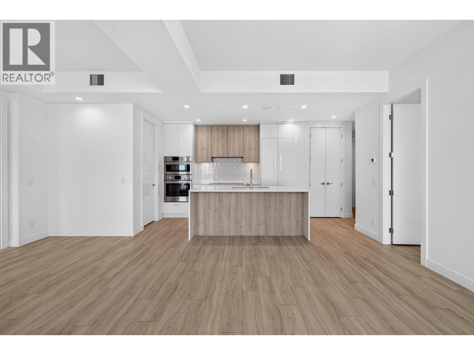 3699 Capozzi Road Unit# Ph6 Property Photo 13