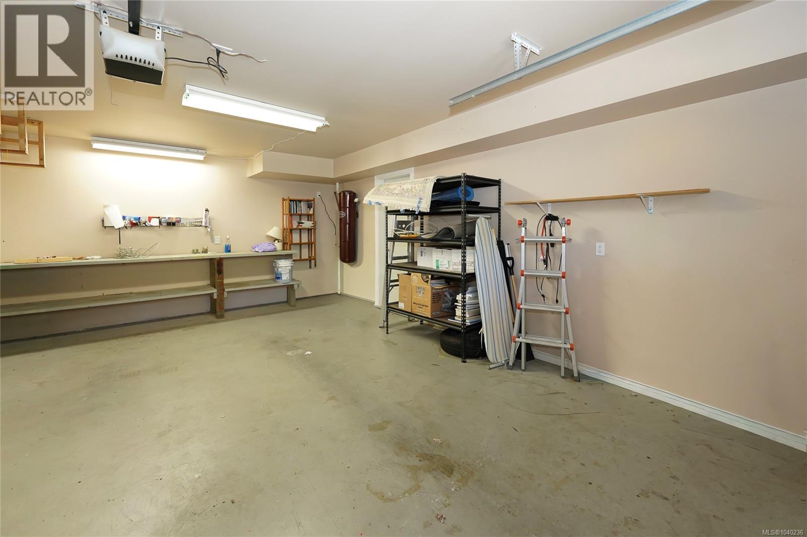 54 1150 Walkem Rd Property Photo 26