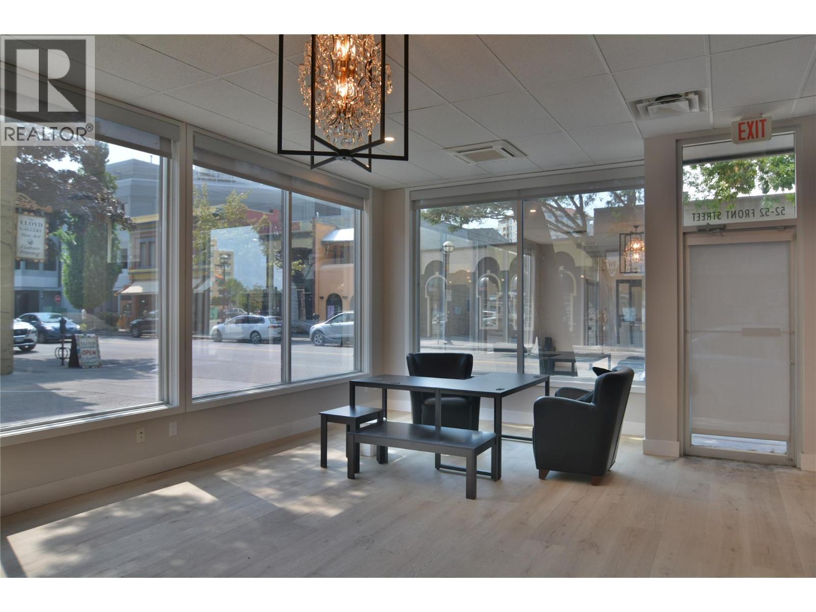 52 Front Street Property Photo 4