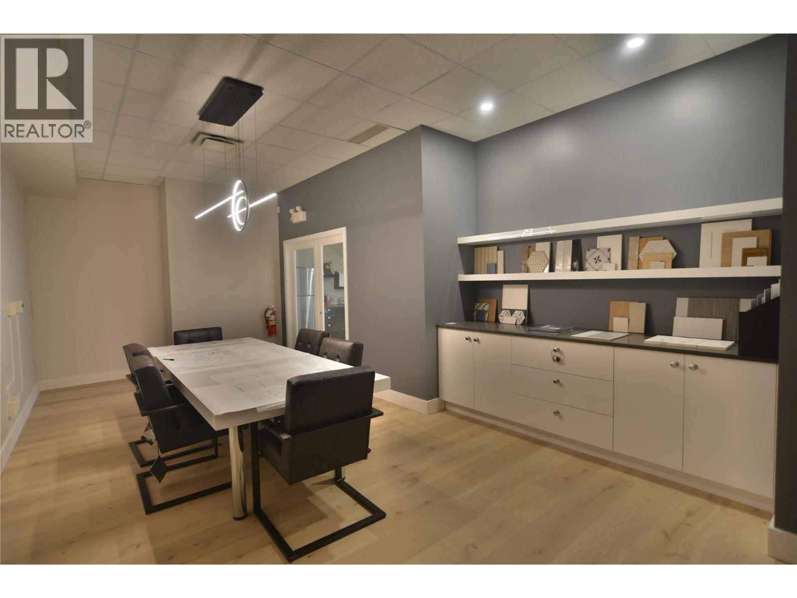 52 Front Street Property Photo 8