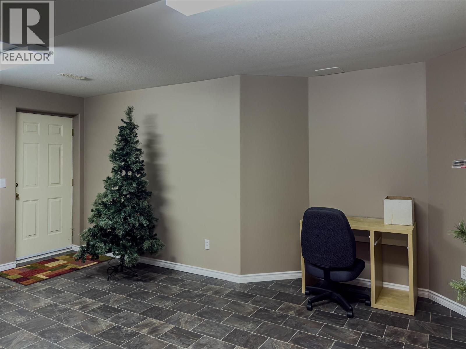 101 Coppertree Court Property Photo 30