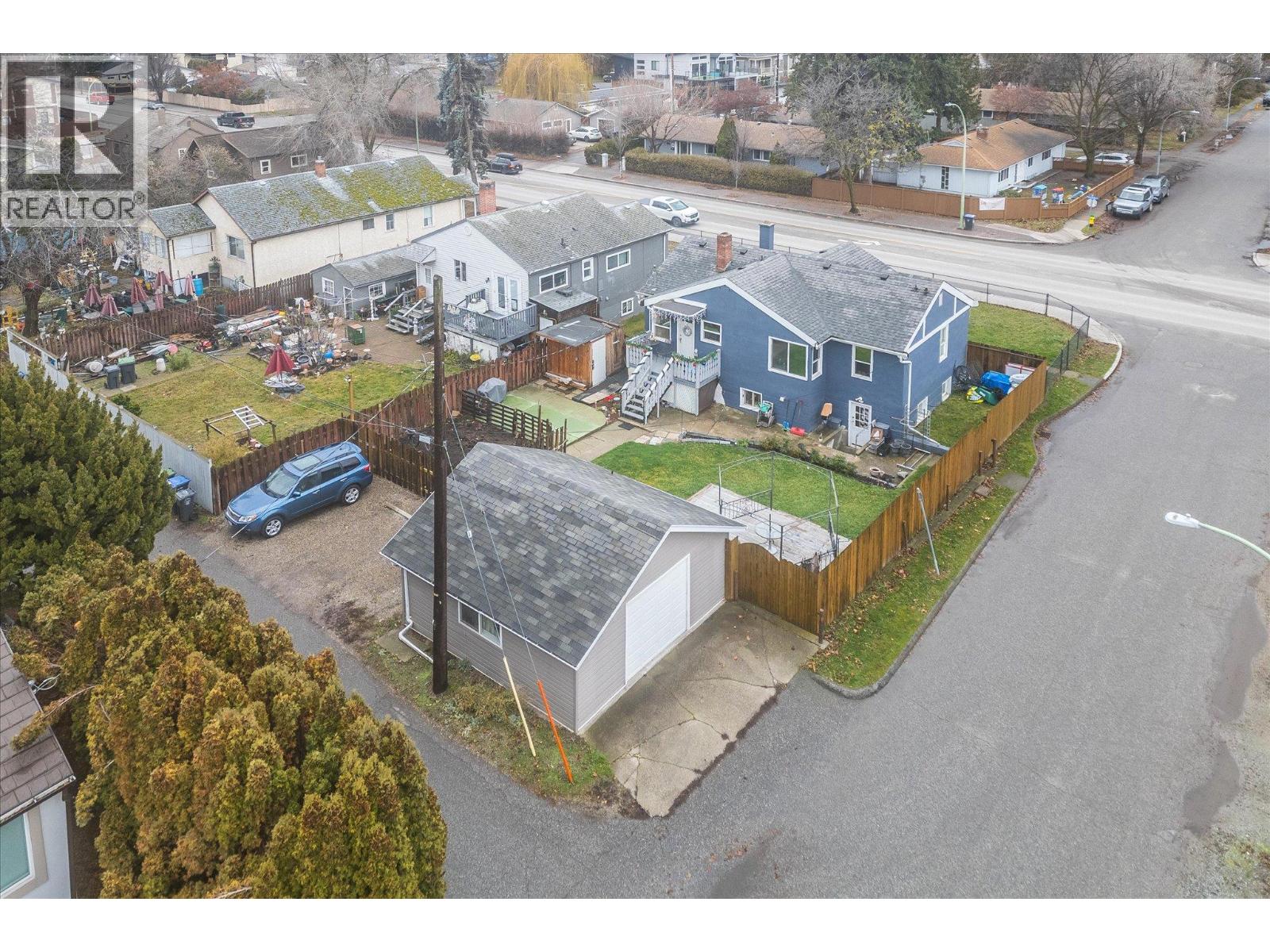 2405 Pandosy Street Property Photo 16