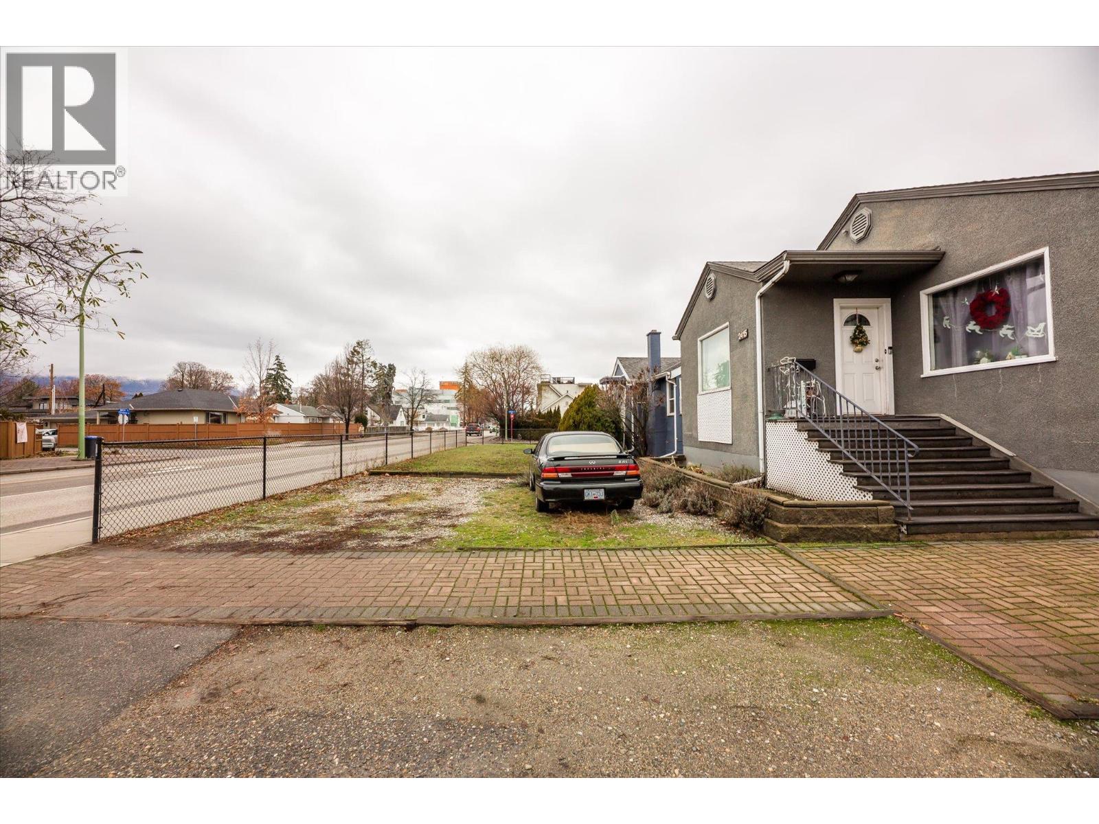 2405 Pandosy Street Property Photo 20