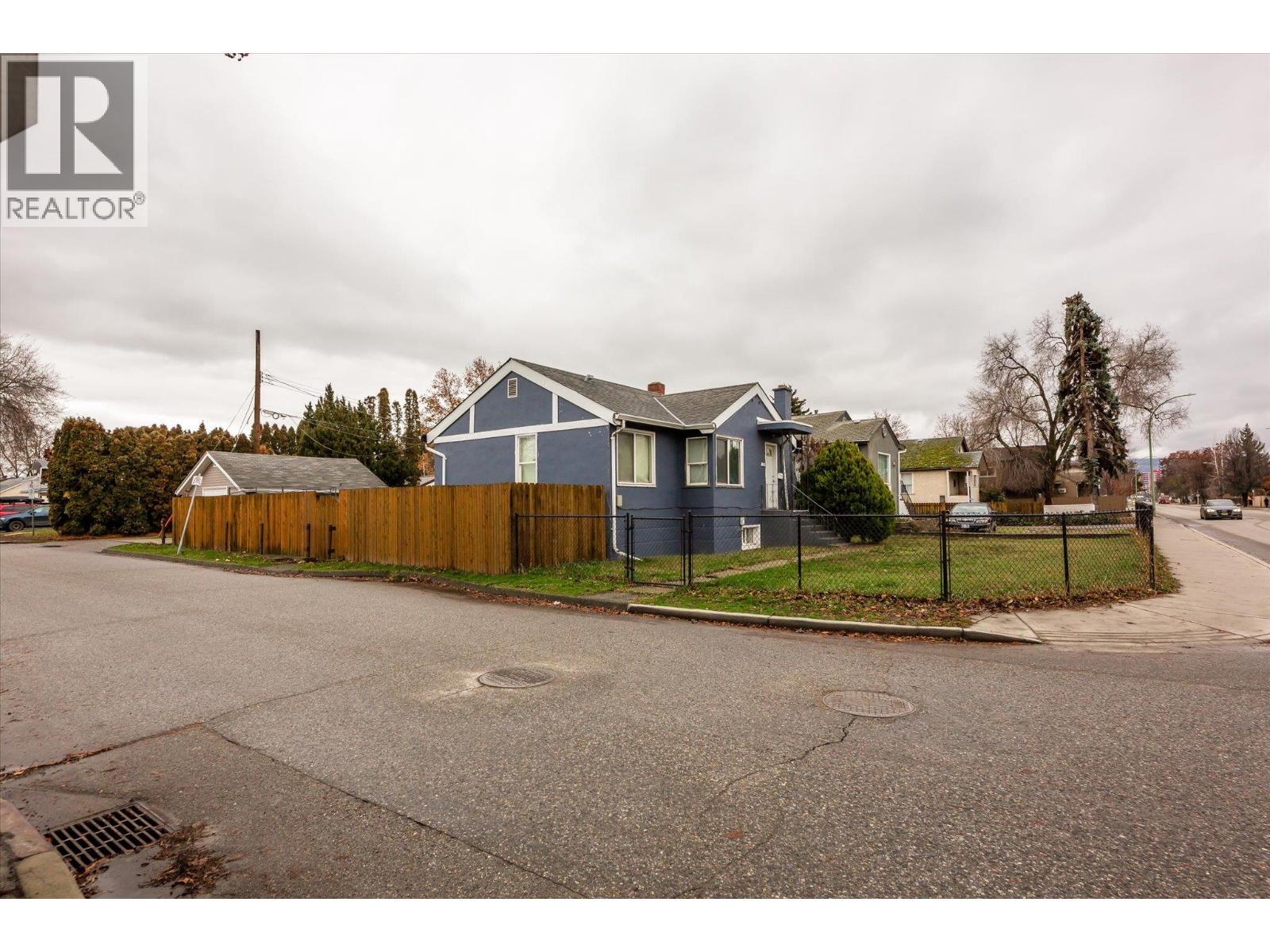 2405 Pandosy Street Property Photo 23