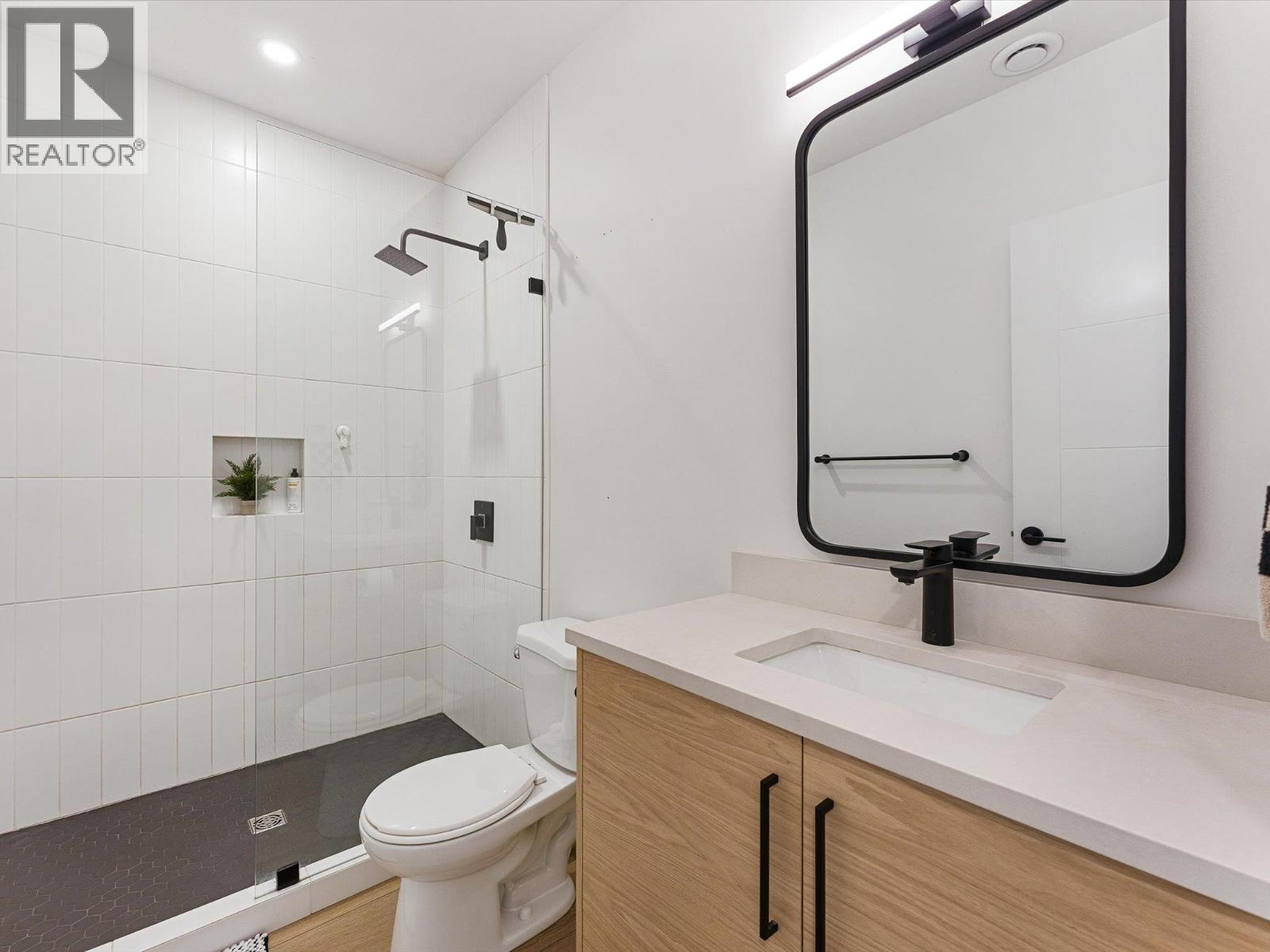 208 Skyland Drive Property Photo 43