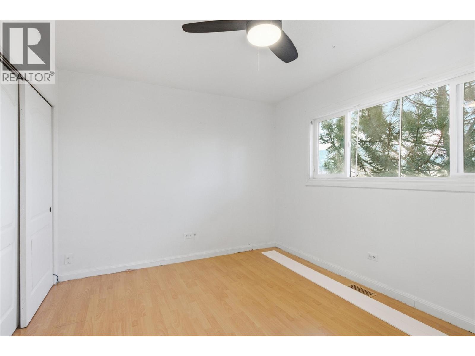 1202 Crestwood Drive Property Photo 17