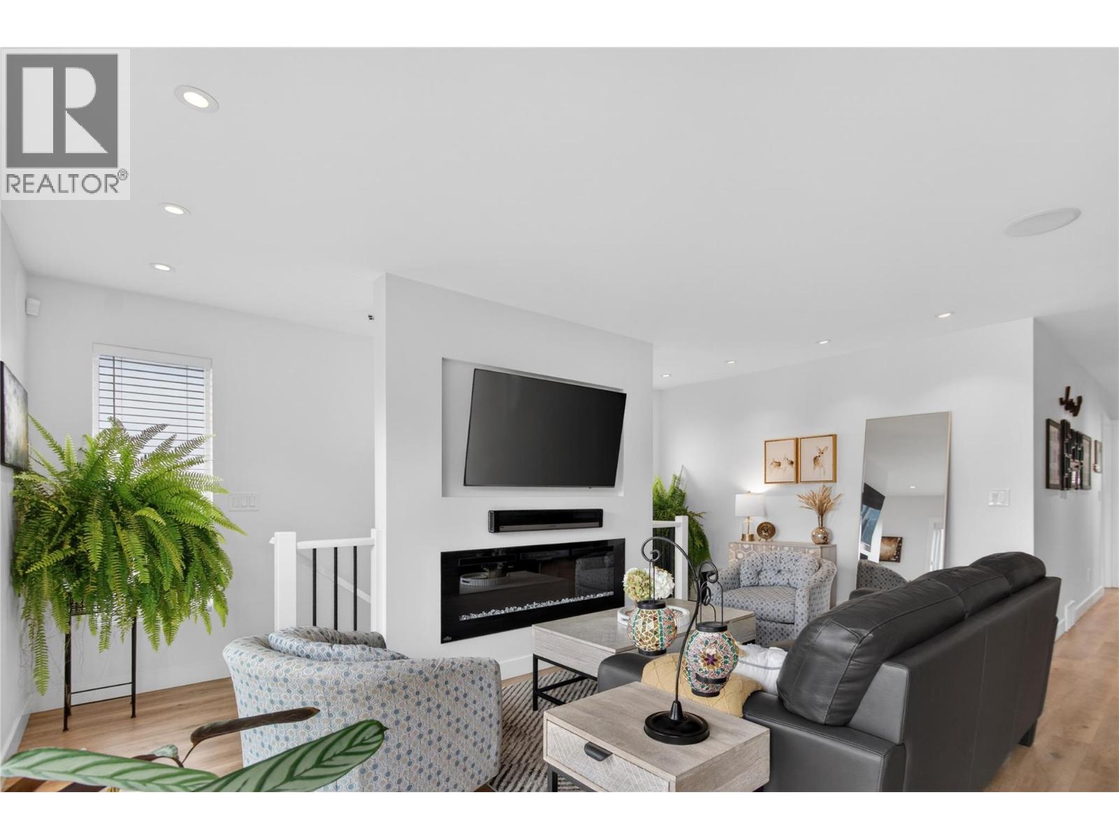 1070 Maccleave Avenue Property Photo 13