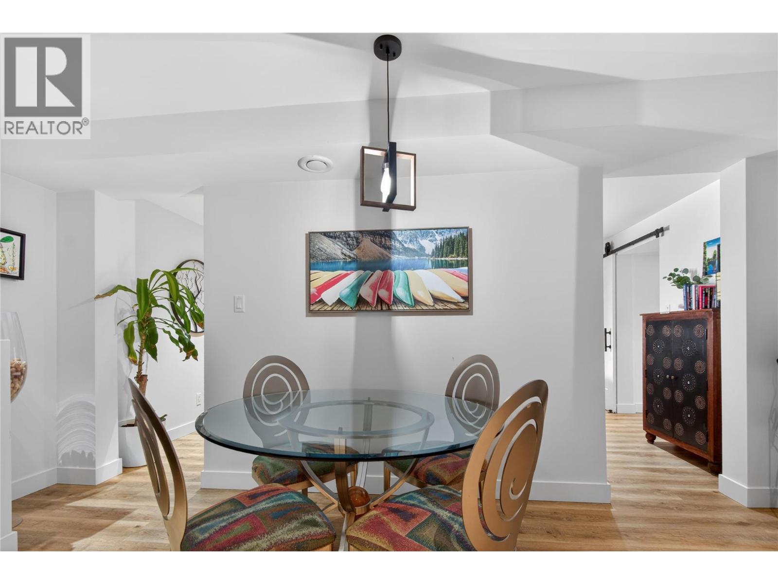 1070 Maccleave Avenue Property Photo 34