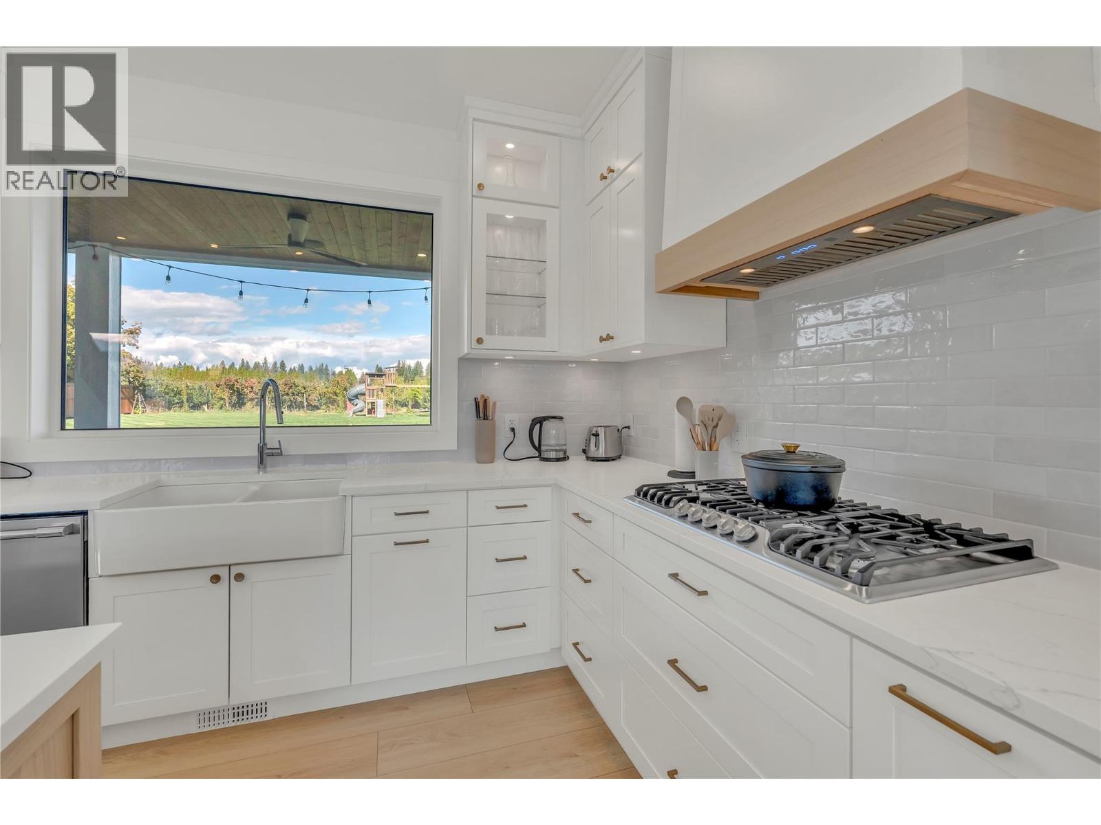 9294 Jones Flat Road Property Photo 15