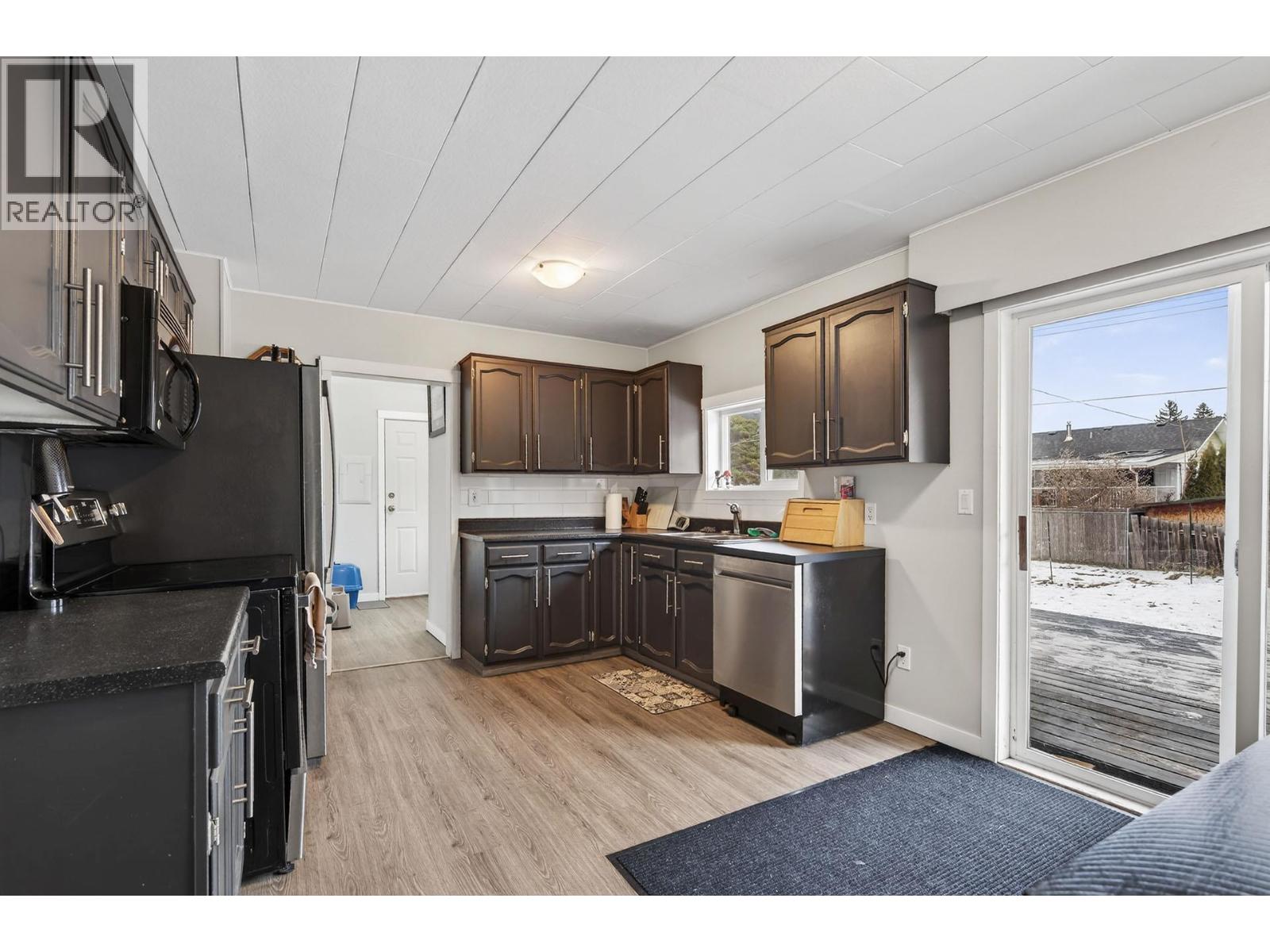 327 Pine Street Property Photo 20