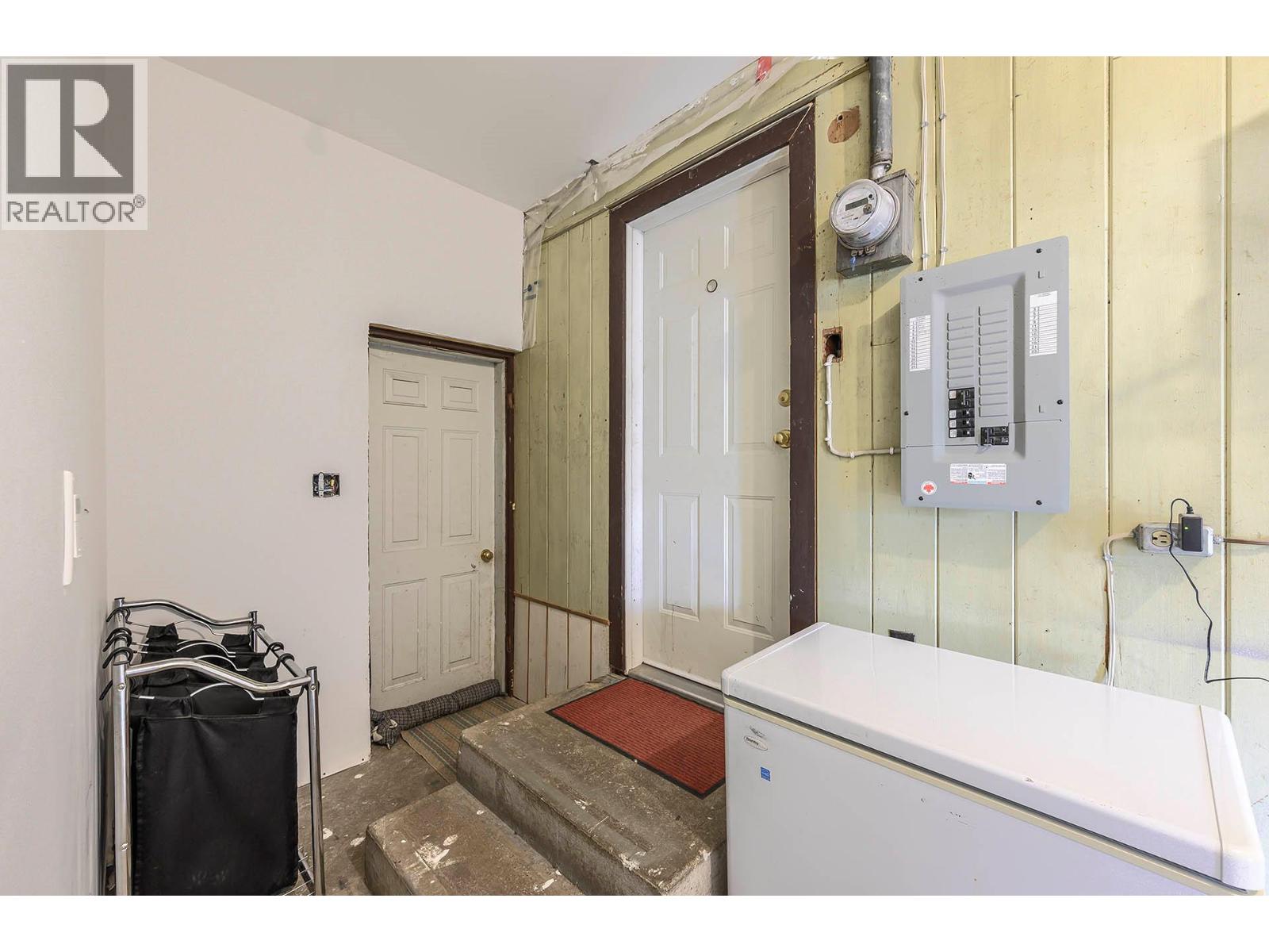 327 Pine Street Property Photo 29