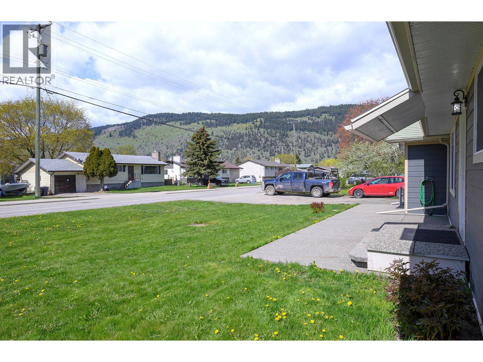 327 Pine Street Property Photo 44