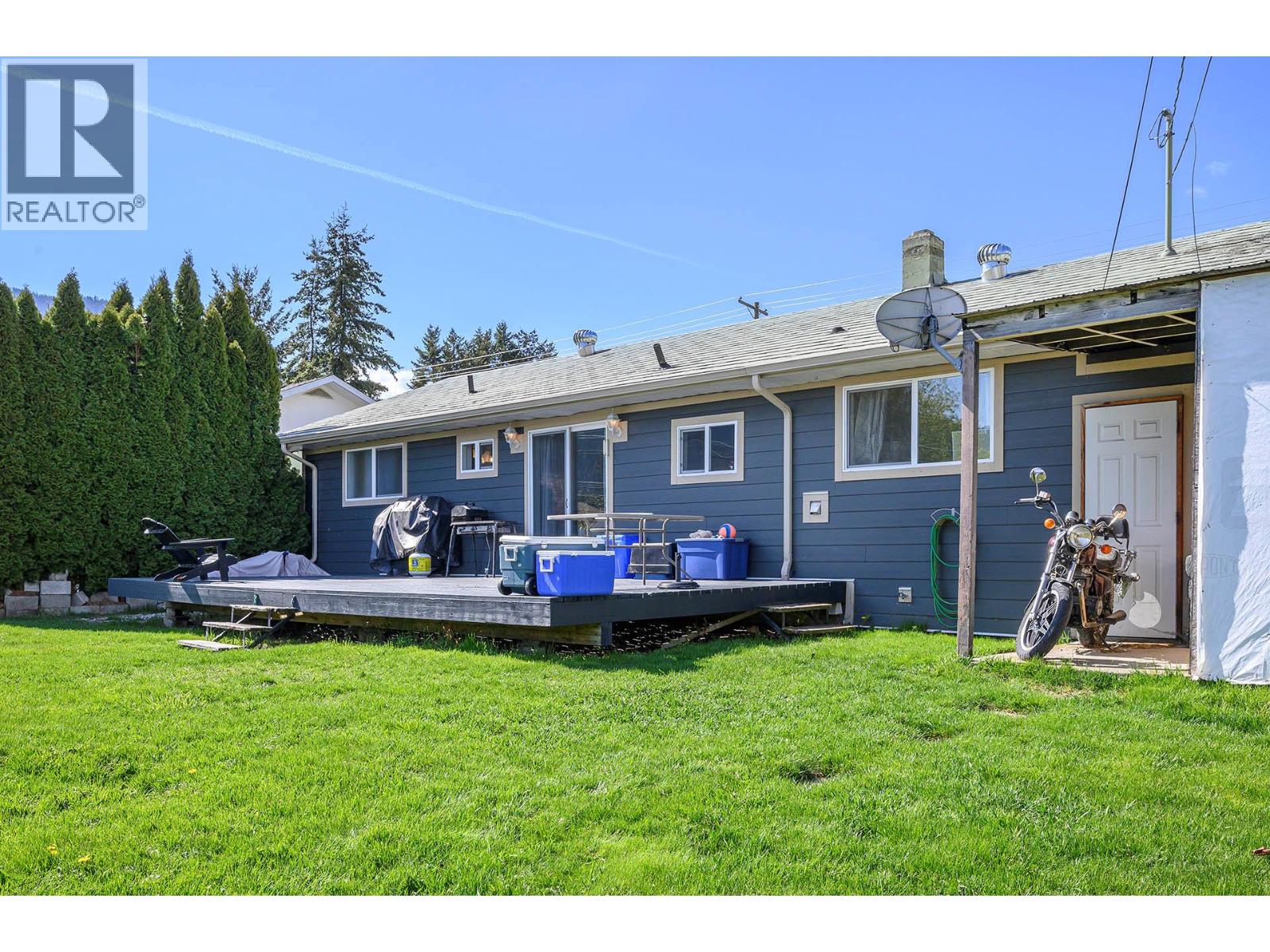 327 Pine Street Property Photo 46