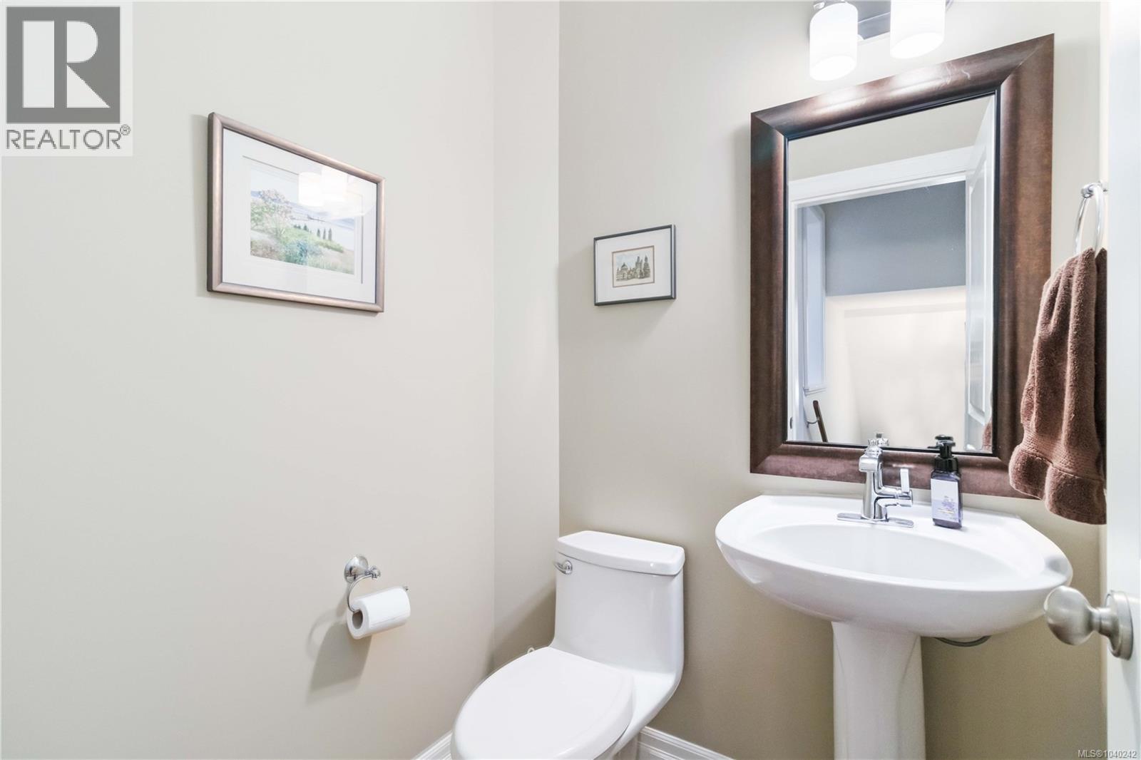 3 6995 Nordin Rd Property Photo 26
