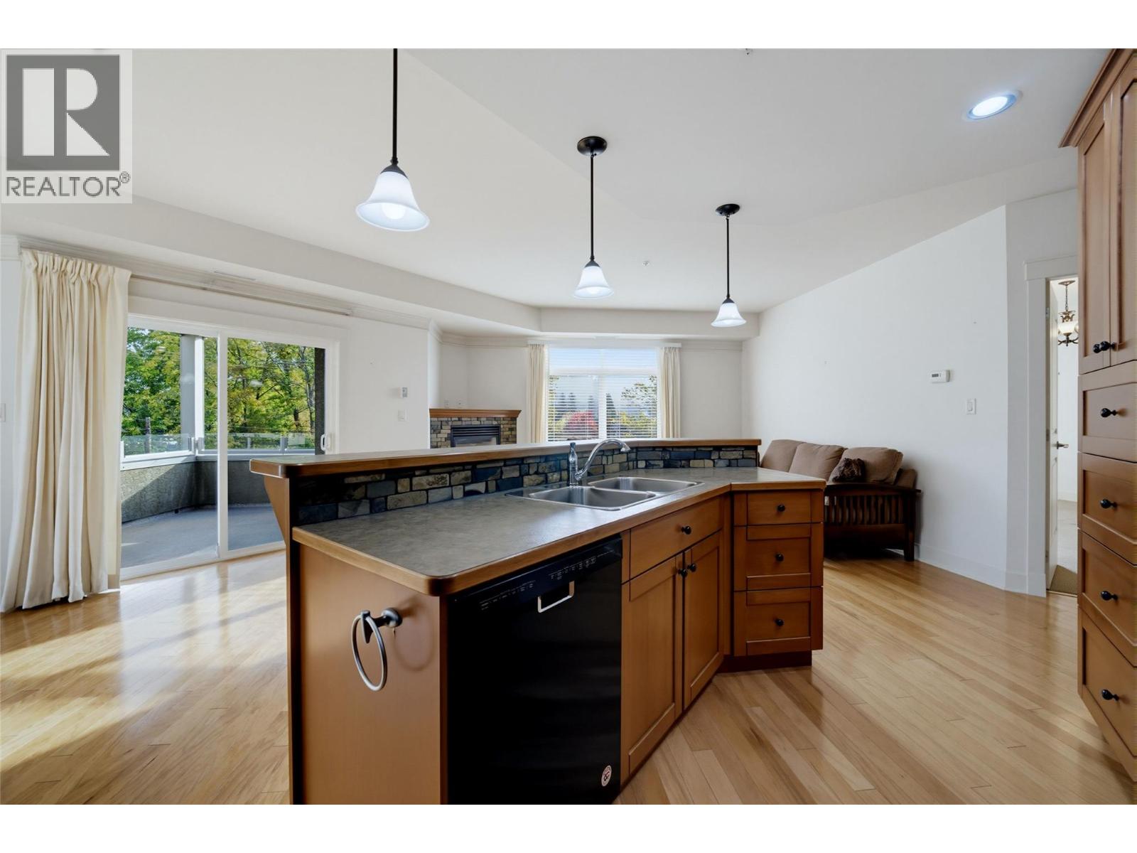 611 Shuswap Street Sw Unit# 202 Property Photo 6