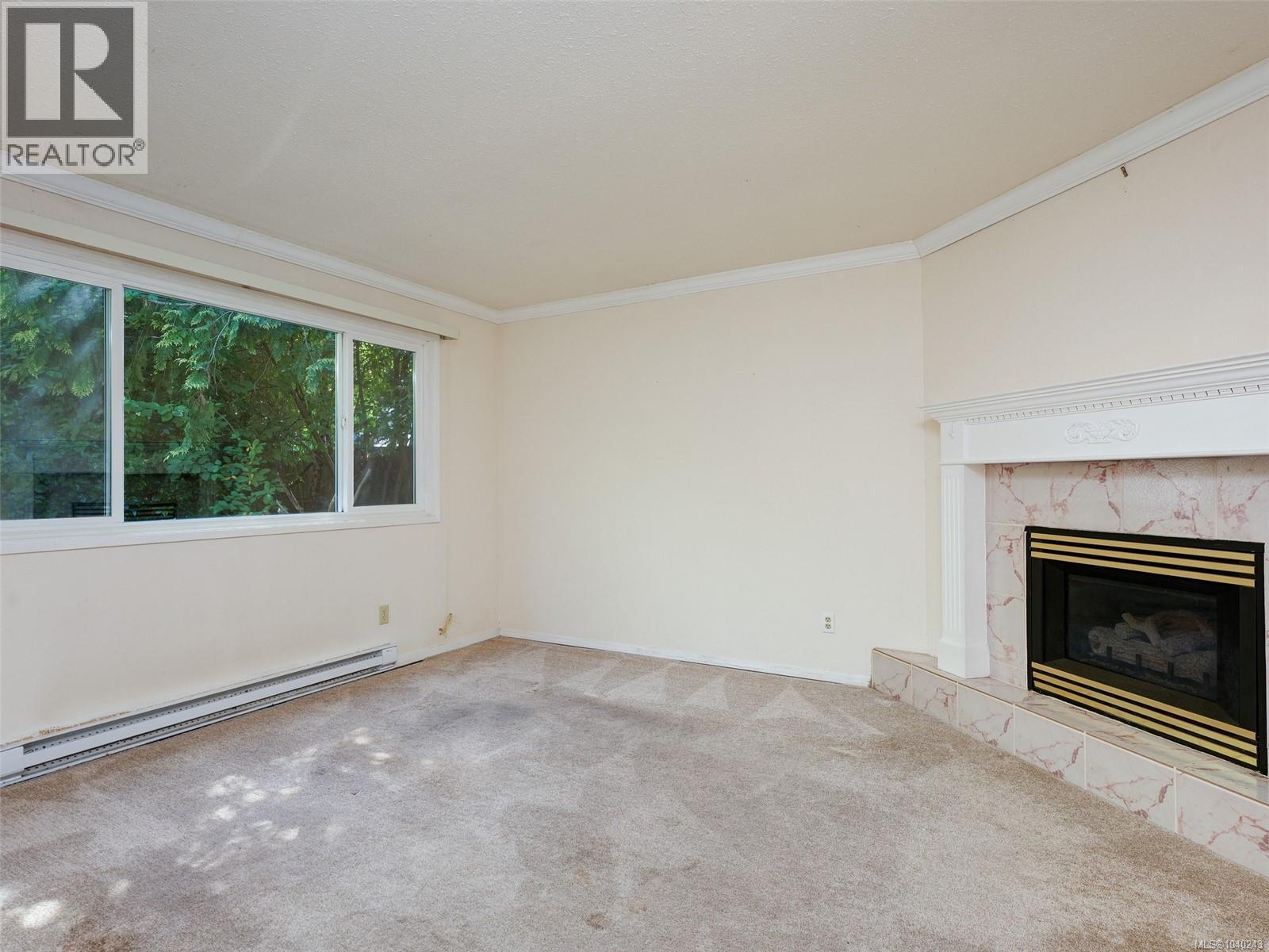 10040 Wisteria Pl Property Photo 8